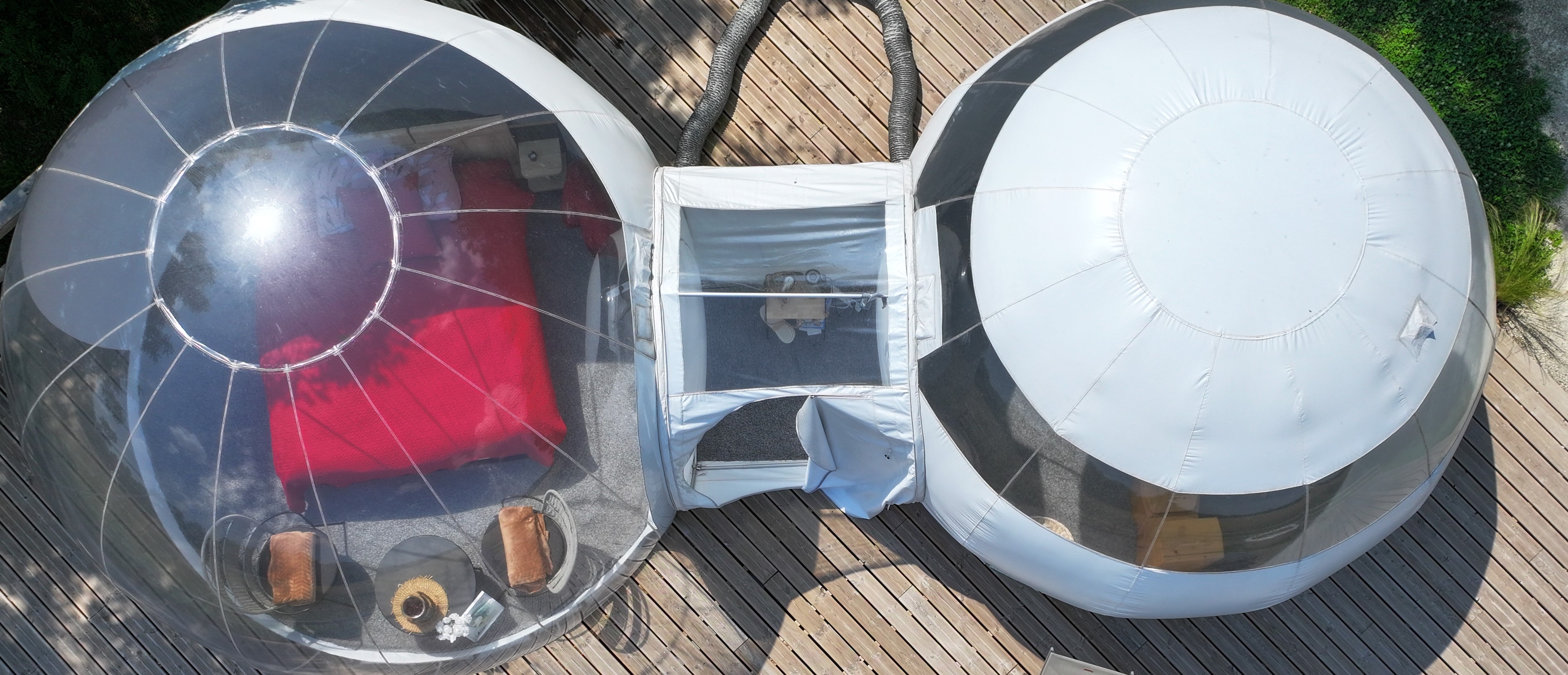 Évasion romantique dans une bulle avec spa en Rhône-Alpes à Jarcieu — vue intérieure