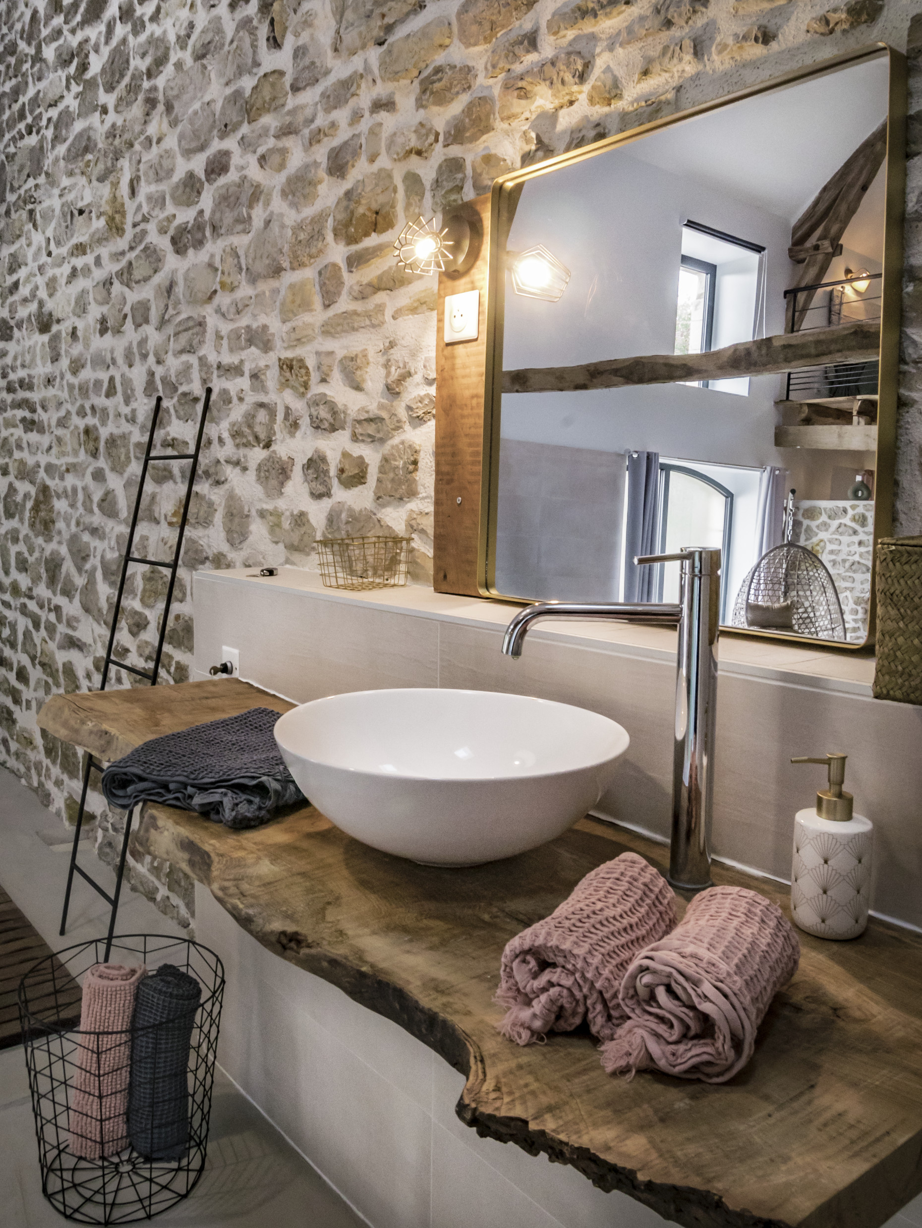 Le loft des Hauts de Bagadou : une évasion romantique en Occitanie à Martel — environnement naturel