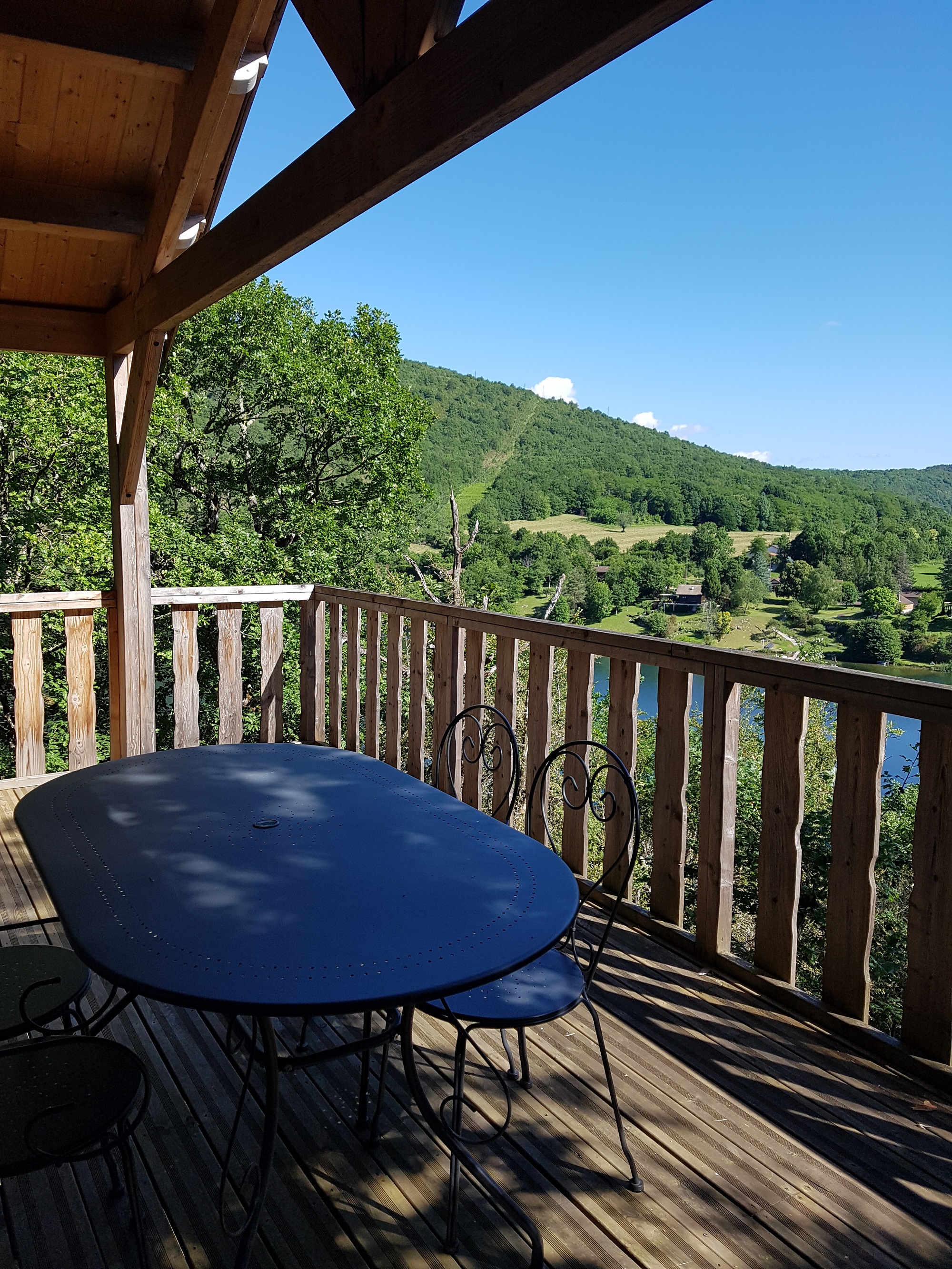 Lodge du Bétet — Cabane sur pilotis avec spa à Ain à Serrières-Sur-Ain — salle de bain