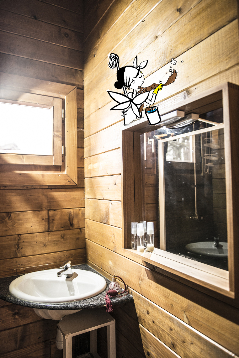 Le Chalet Intimiste : une évasion au cœur des Midi-Pyrénées à Lisle-Sur-Tarn — salle de bain