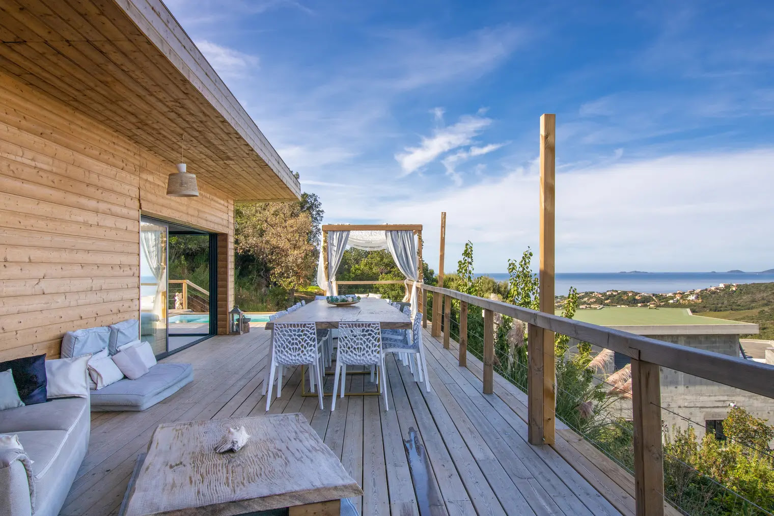 Villa A Dimora di Murza Liliekaena — Maison avec spa et piscine à Corse-du-Sud à Albitreccia — vue intérieure