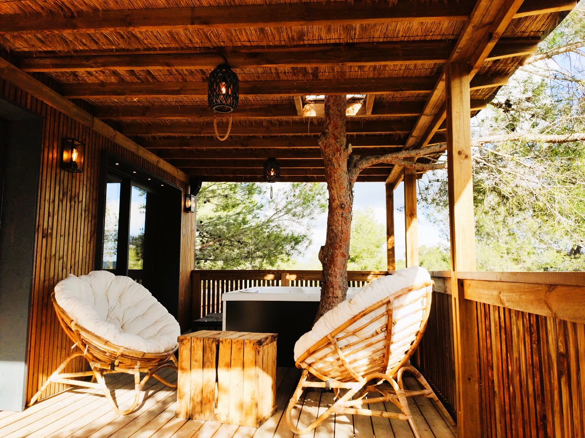 Villa XXL Jacuzzi — Cabane sur pilotis avec spa à Gard à Alès — vue intérieure