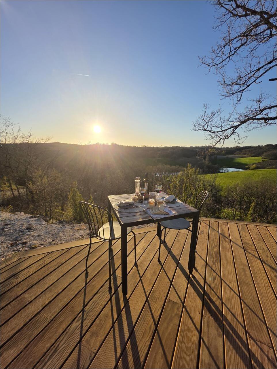 Dôme Eden : une expérience unique en pleine nature à Labastide De Penne — vue depuis la terrasse