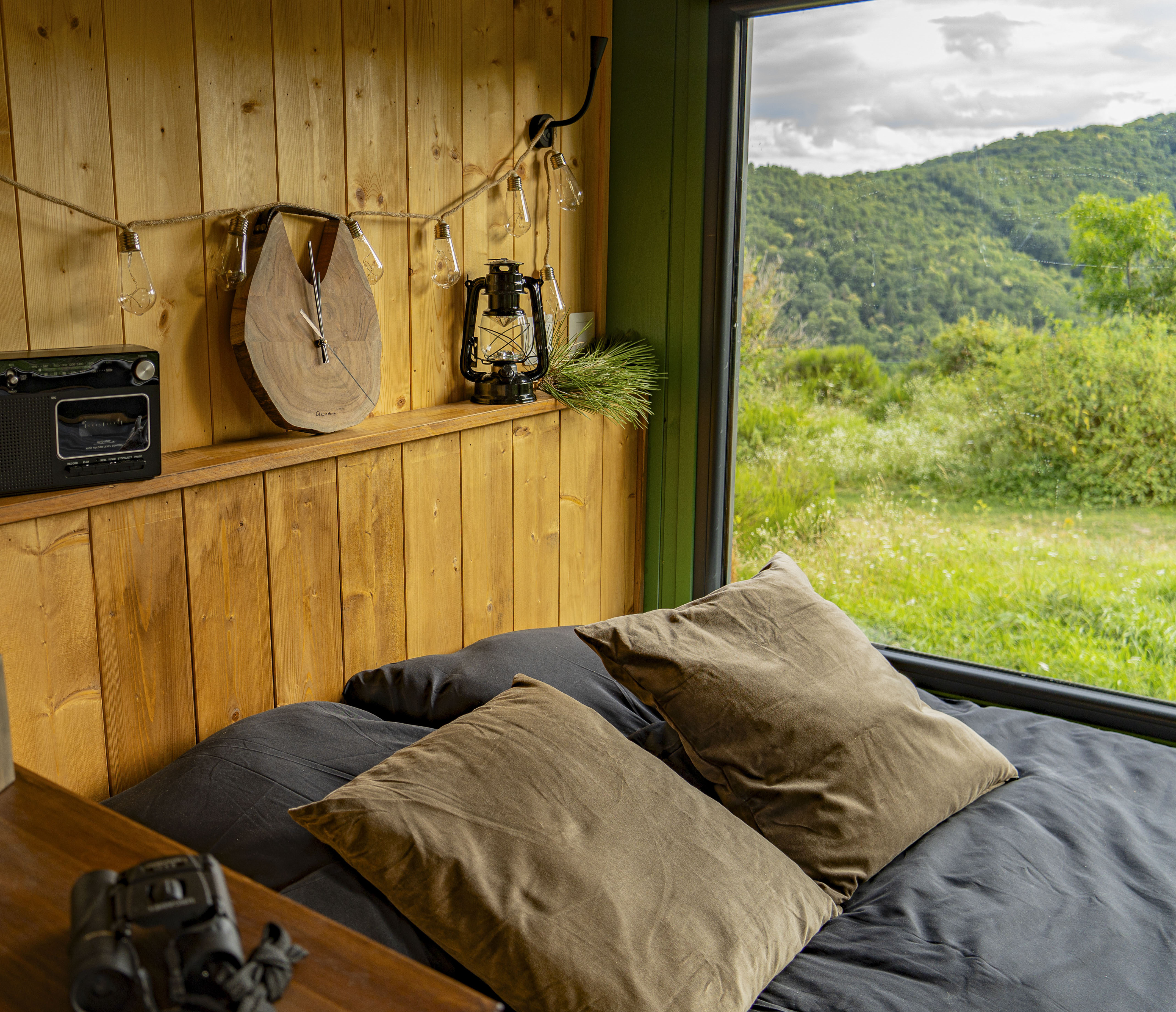 Le Bosquet des Dômes : une tiny house au cœur de l'Auvergne à Châtel-Guyon — détail architectural