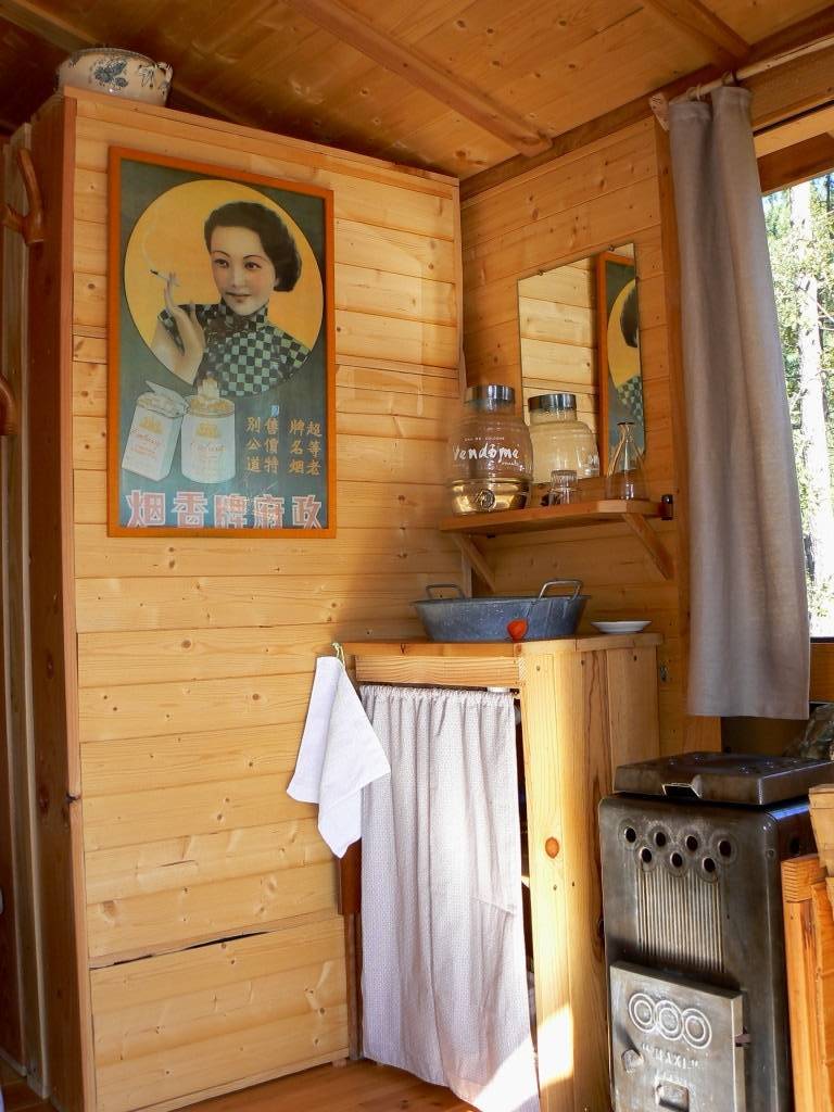 La Cabane sur pilotis : une évasion unique en Languedoc-Roussillon à Chambon — vue depuis la terrasse