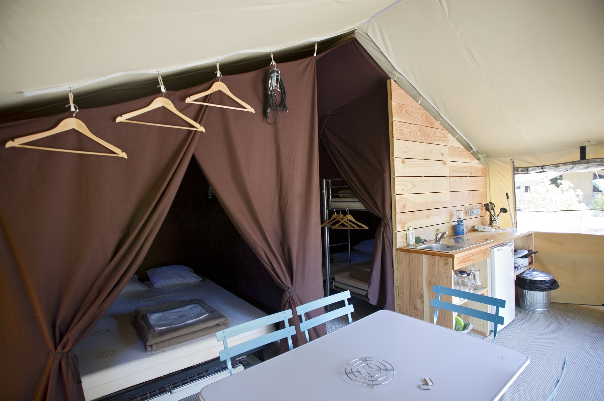 Tente Sweet + Saumur : un lodge safari au cœur de la nature à Saumur — chambre