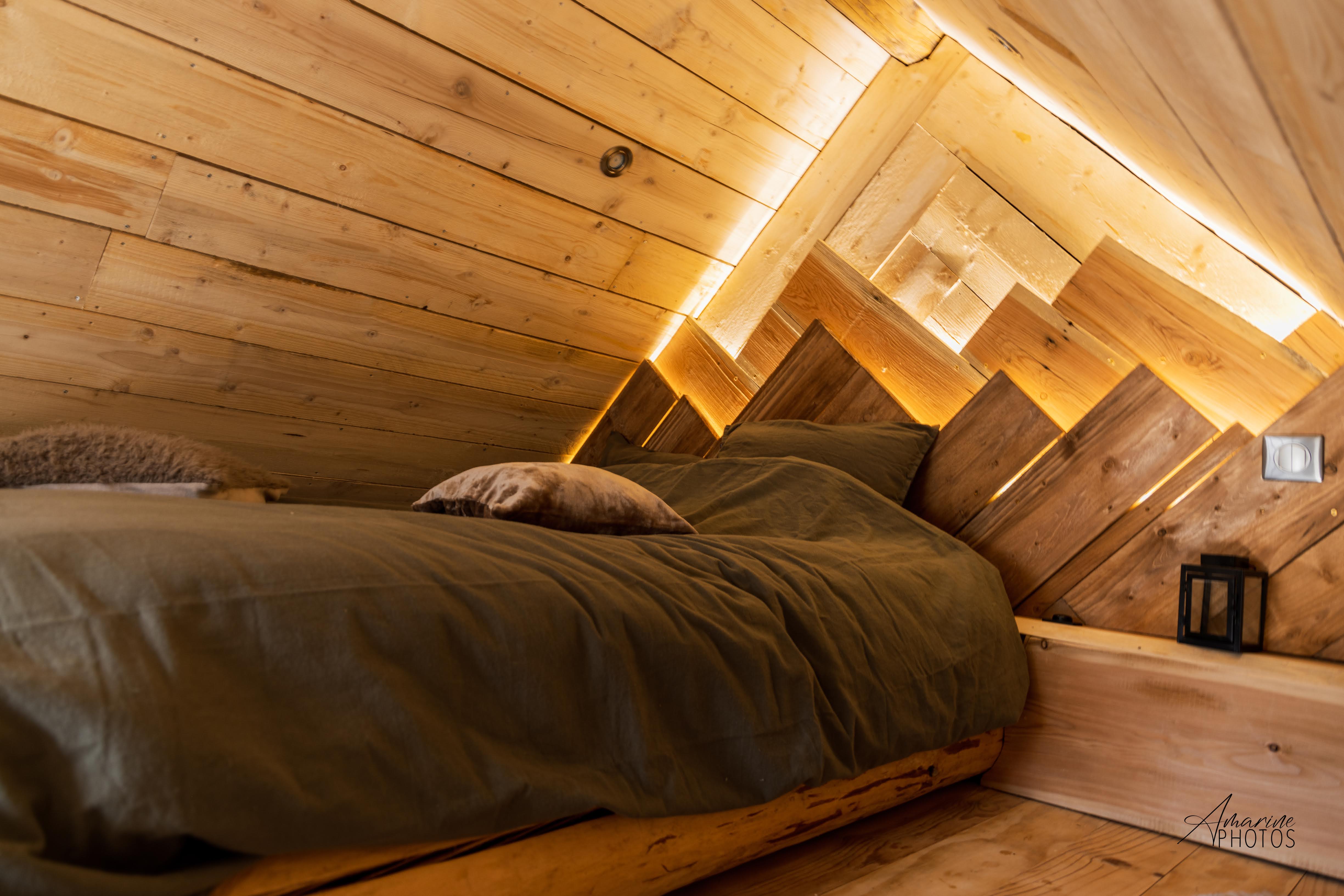 Chalet des Babous : un refuge romantique en pleine nature à Orcières — salle de bain
