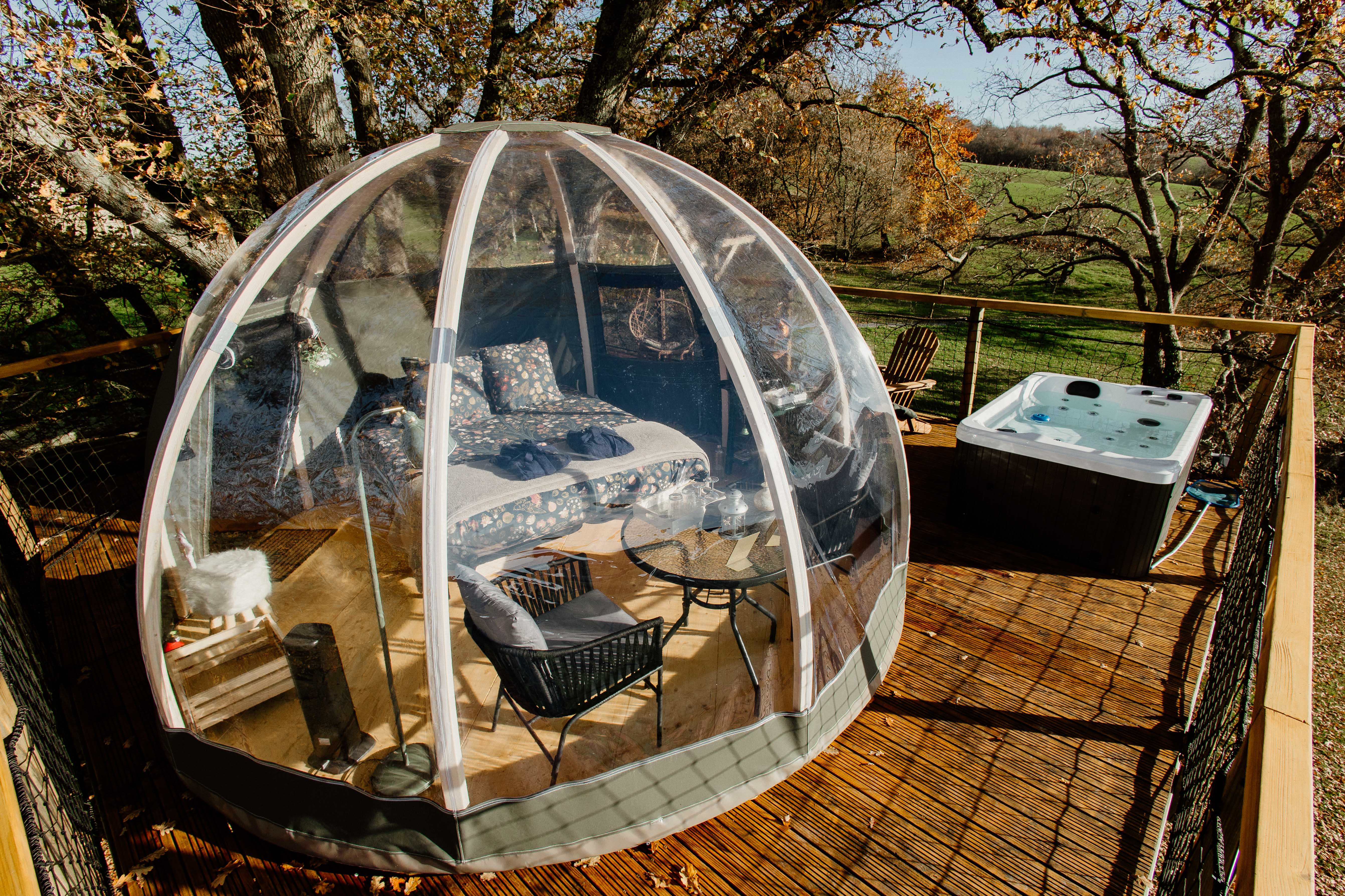 Bulle au sommet du Chêne & Spa — Nuit perchée à 6m dans le Gers à Lartigue — cuisine