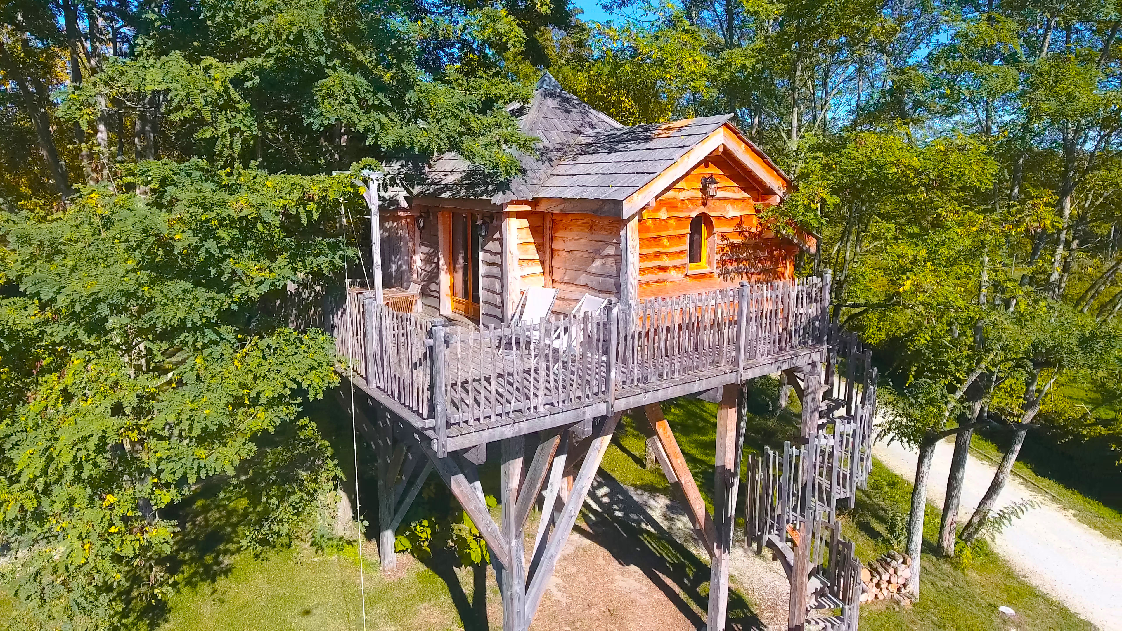 Un séjour enchanteur dans un château perché en Aquitaine — Château à Le Nizan