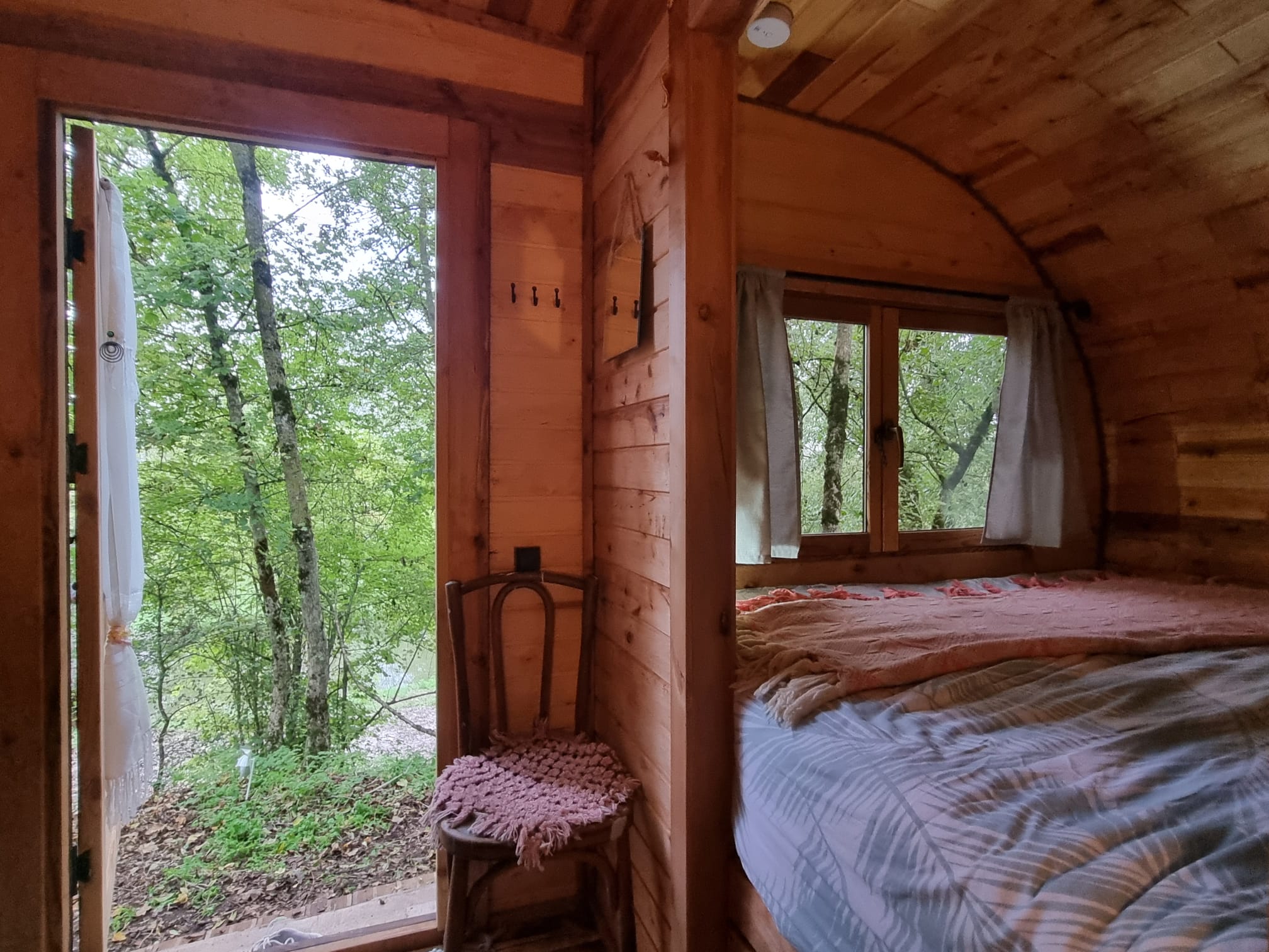 La cabane Bohème — Cabane avec spa à Indre à Châteauroux — espace de vie