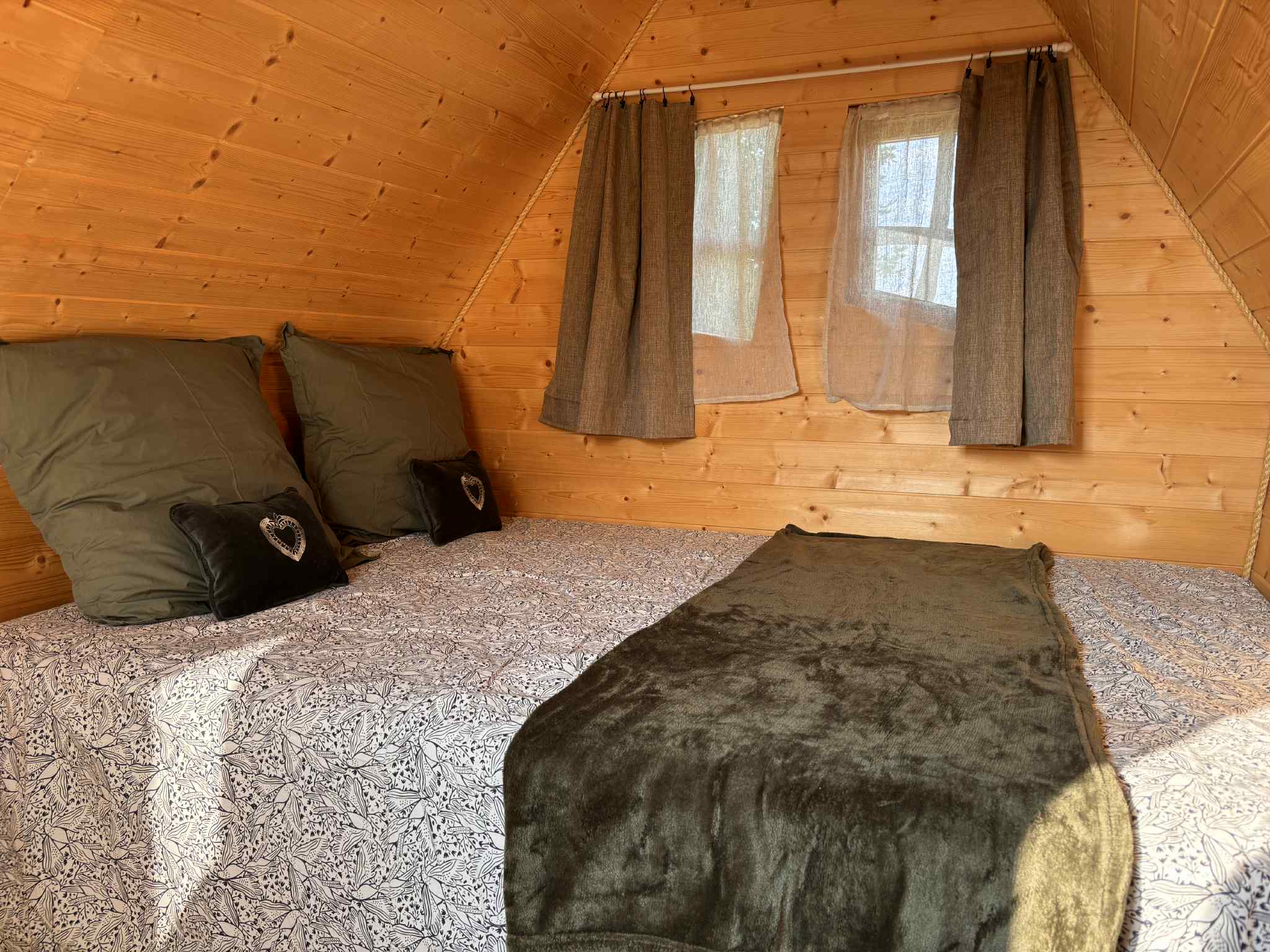 La Cabane Mini Enchantée — Séjour romantique avec spa à Loir-et-Cher à La Ferté-Imbault — salle de bain