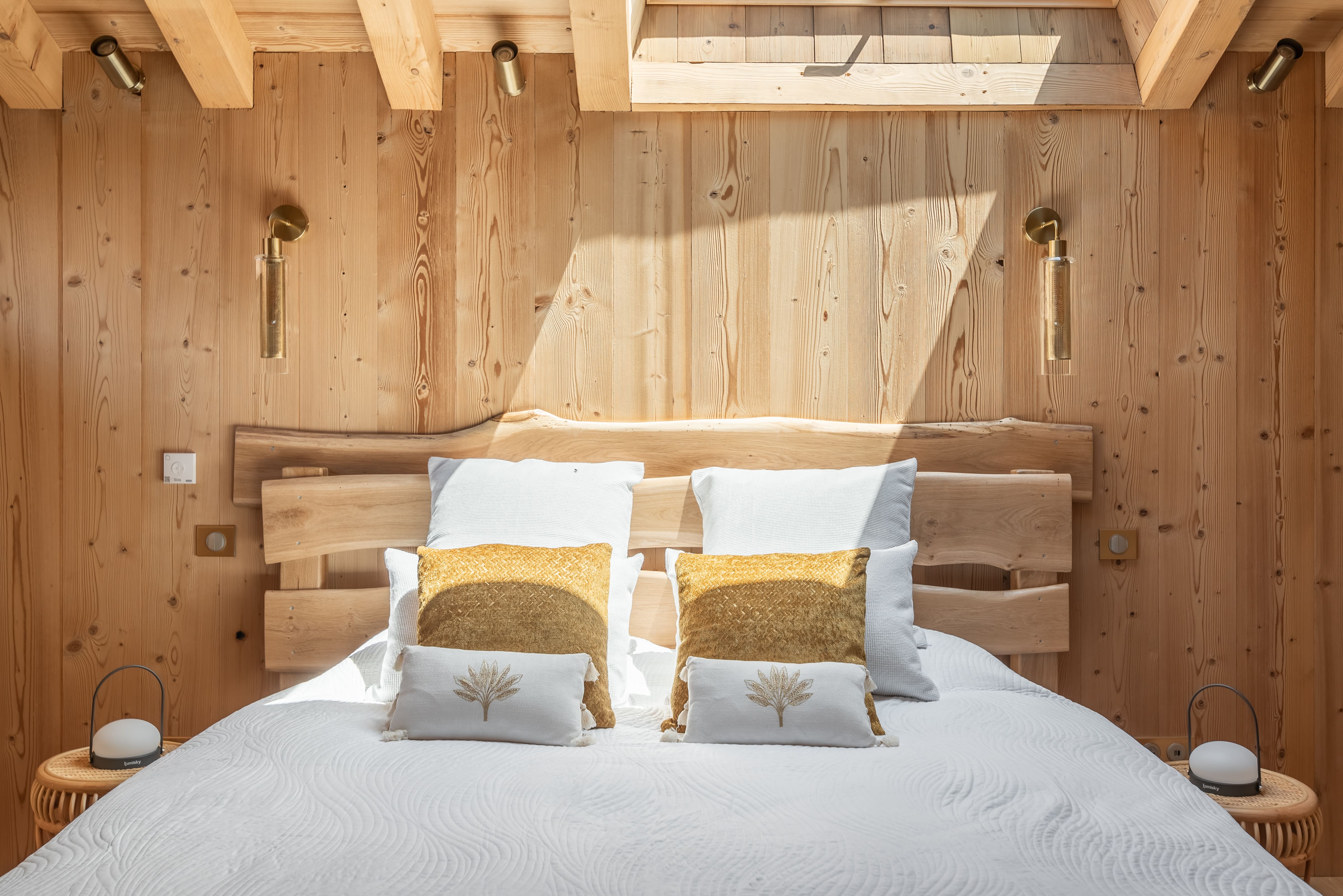 Le Cellier & Spa — Suite avec spa à Saint-Georges-de-Commiers (Isère) à Saint-Georges-de-Commiers — espace de vie