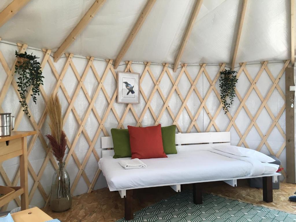 Cocon de Tranquillité — Tente avec spa à Châtillon-sur-Indre à Châtillon-sur-Indre — salle de bain