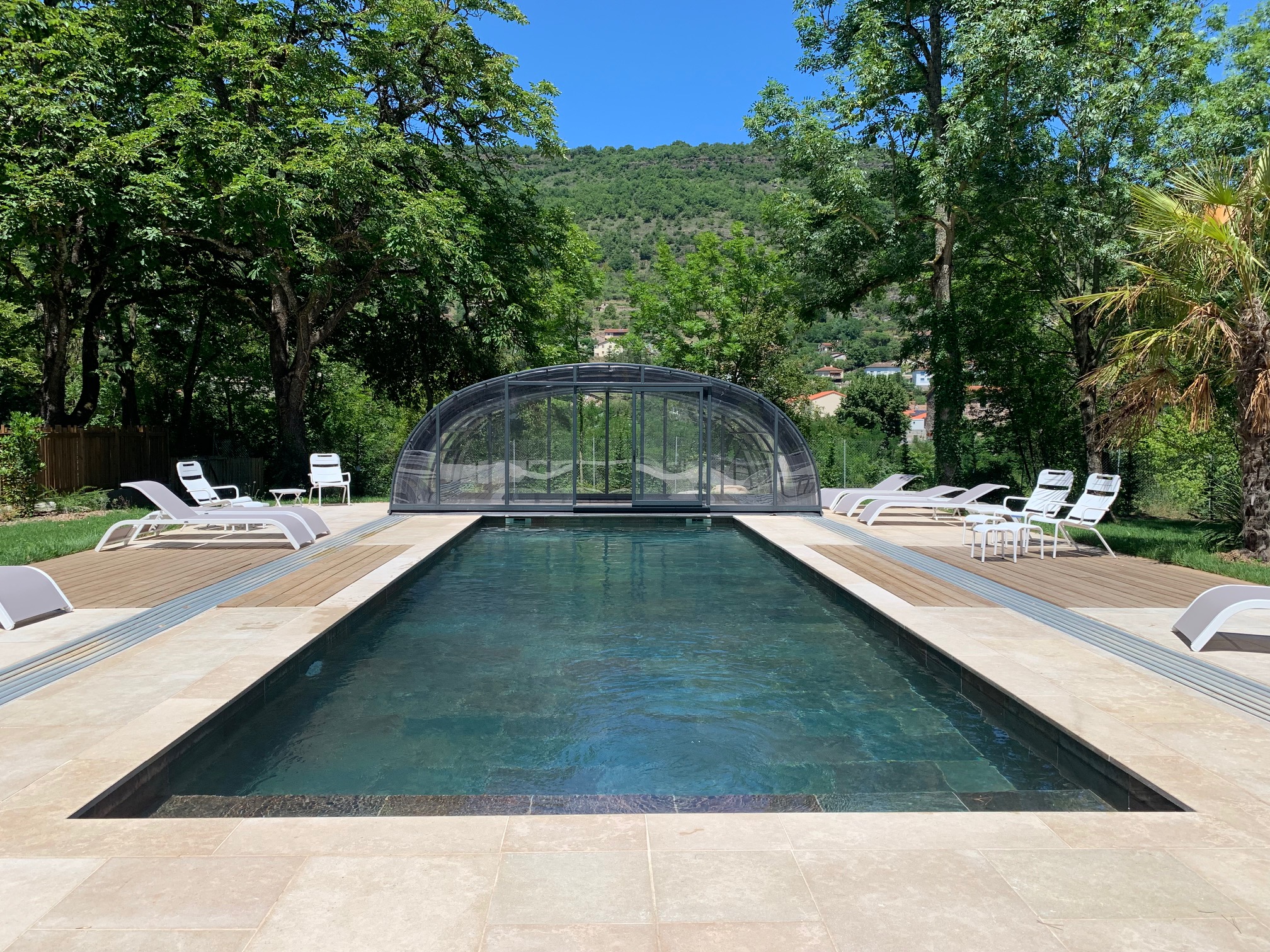 Ecolodge avec spa : une évasion sensorielle en Aveyron à Saint-Affrique — espace de vie