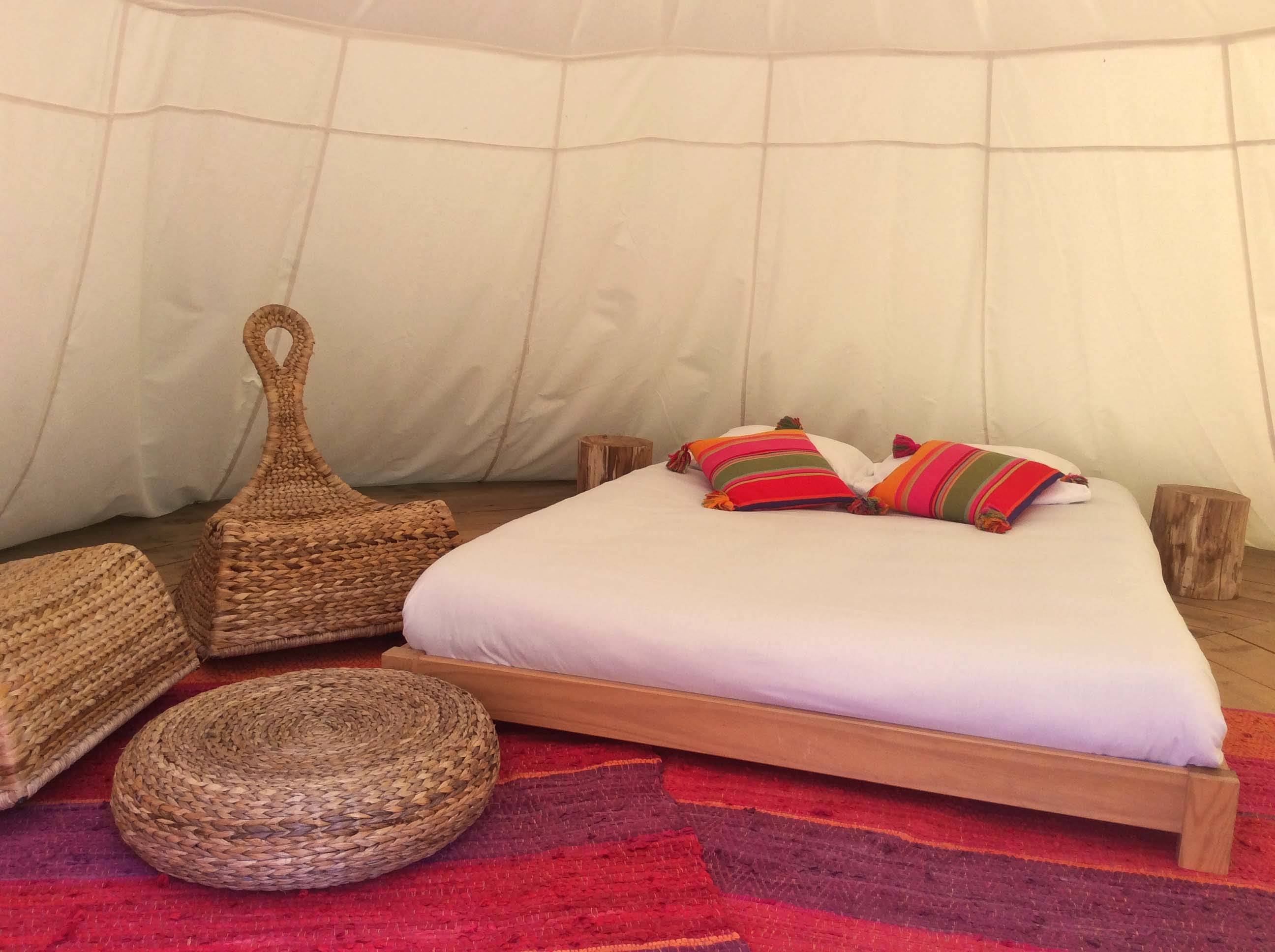 Un séjour enchanteur dans un tipi indien pour deux à Angé — salle de bain