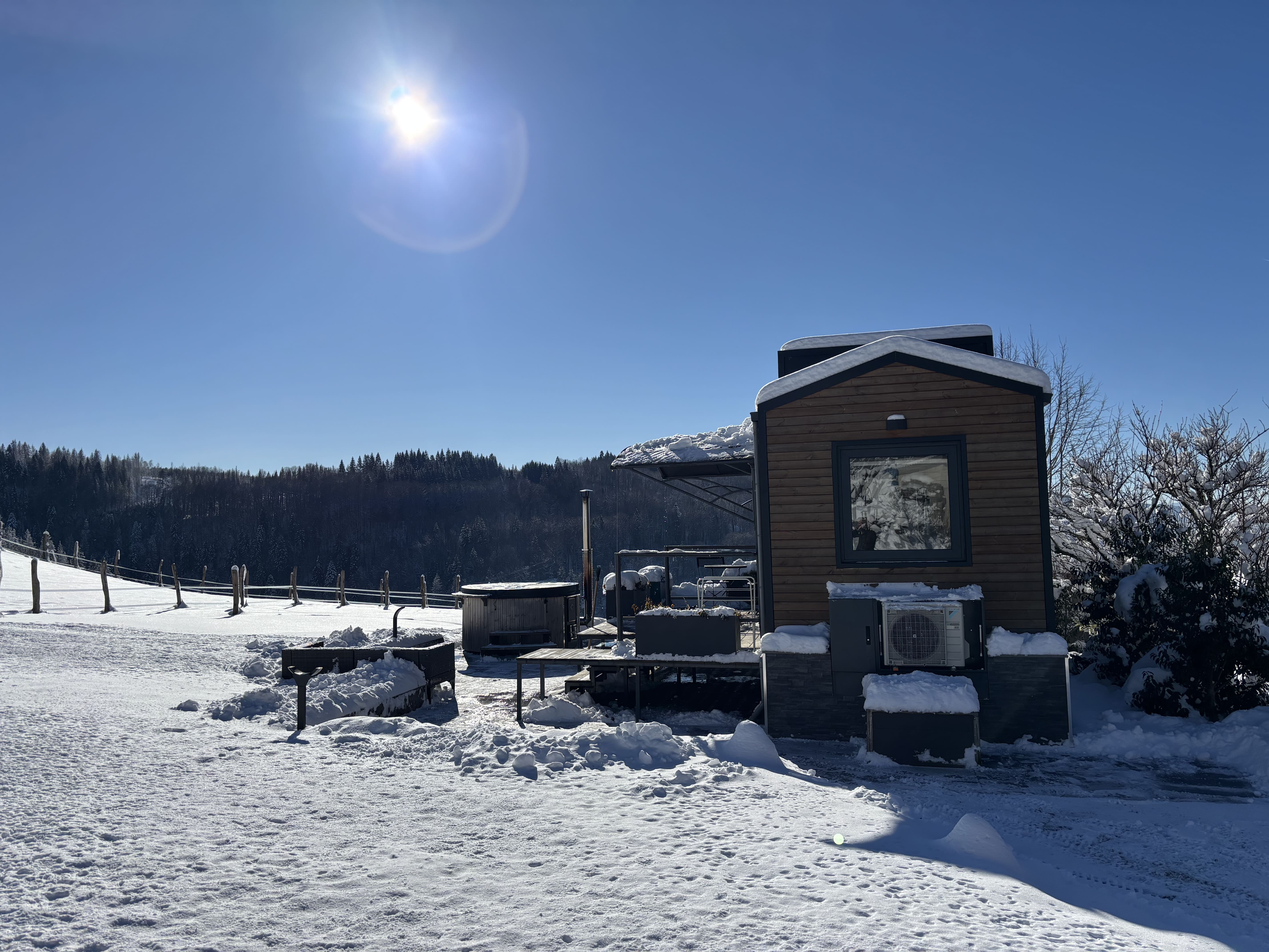 Tiny house Athena & Spa : une évasion sensorielle en Franche-Comté à St Claude — détail architectural