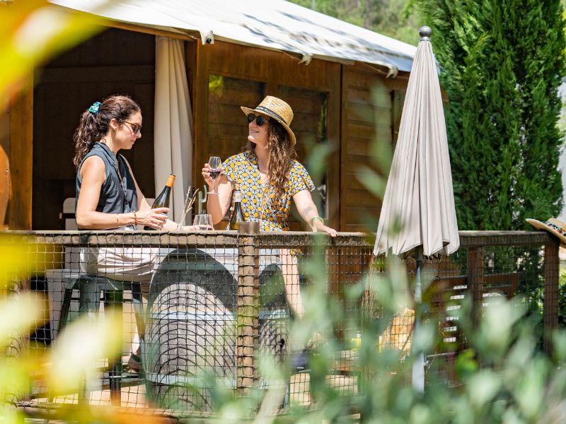 Cabane Vigneronne — Séjour avec spa au Domaine d'Anglas dans l'Hérault à Clermont-l'Hérault — chambre