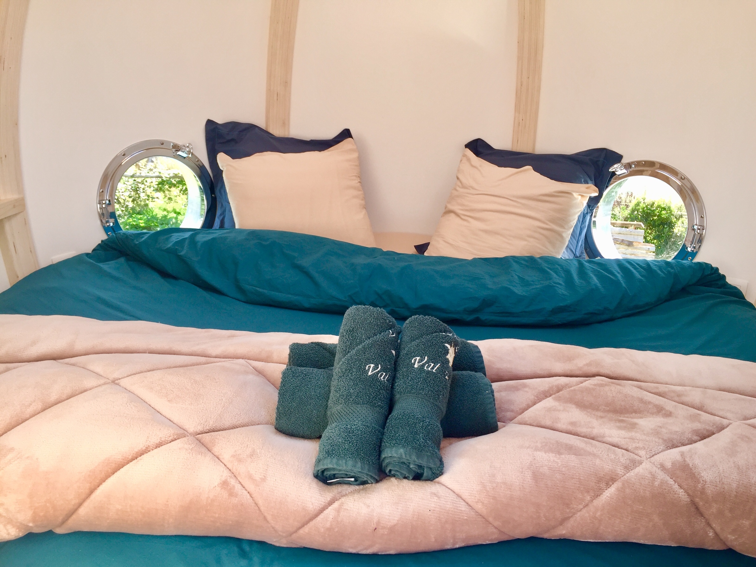 Cabane perchée Le Lovelit — Nuit romantique à 4m en Côtes-d'Armor à Pléneuf-Val-André — détail architectural