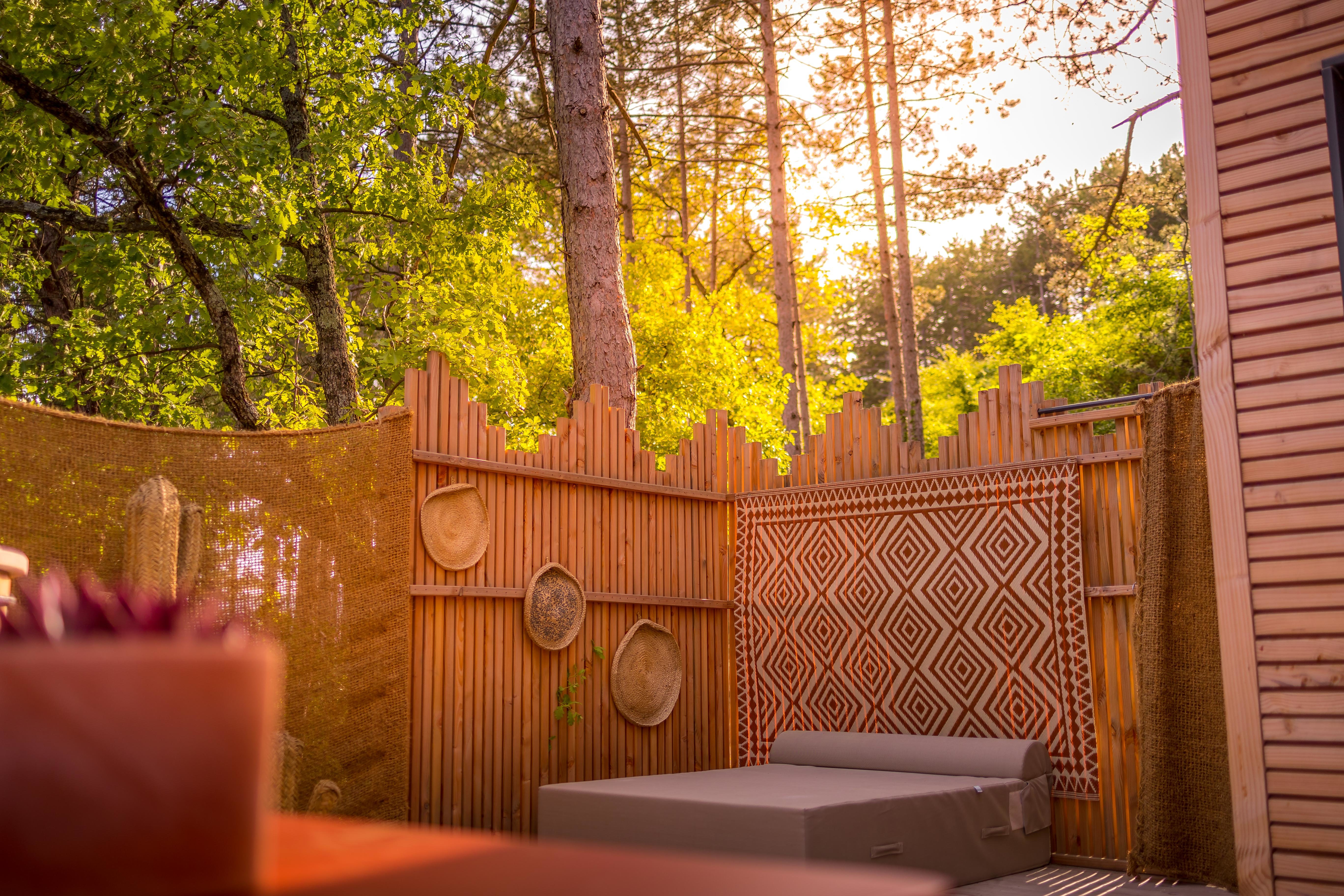 Le Lodge La Parenthèse — Cabane dans les arbres avec bain nordique à Dieulefit à Dieulefit — détail architectural