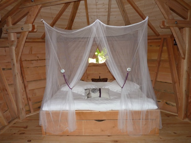 Diane : une cabane dans les arbres au cœur de l'Aquitaine à Loubieng — espace de vie