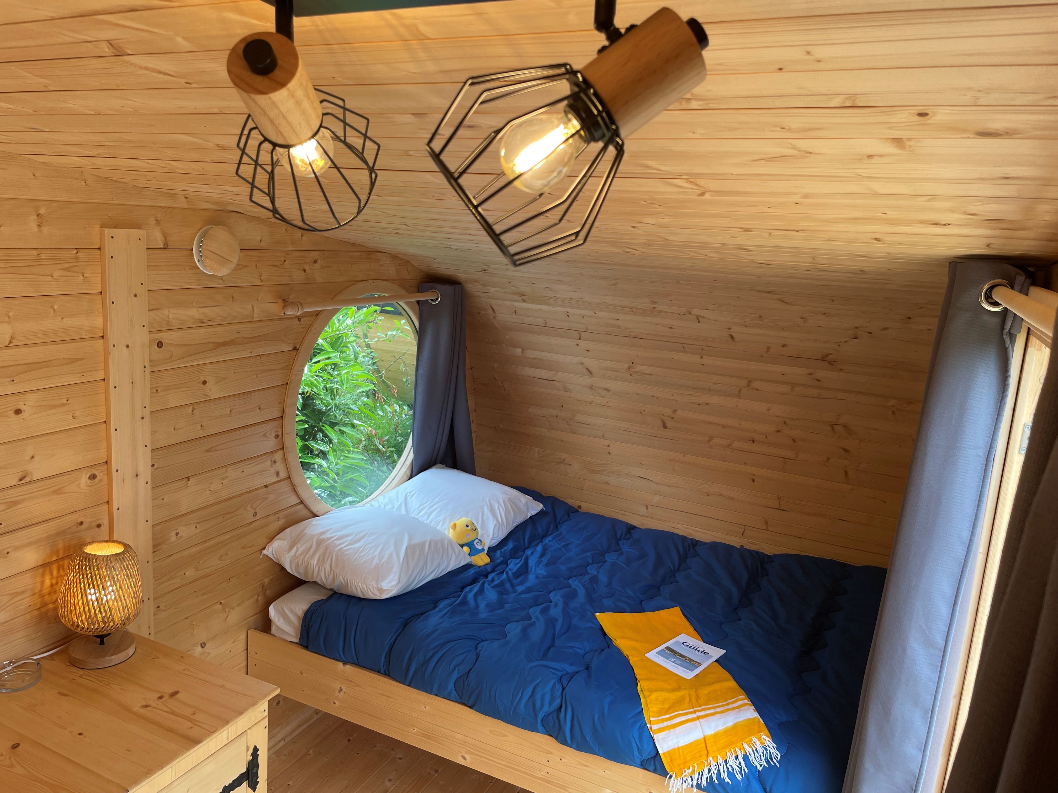 Une cabane de hobbit pour une escapade enchantée à Talmont Saint Hilaire — espace de vie