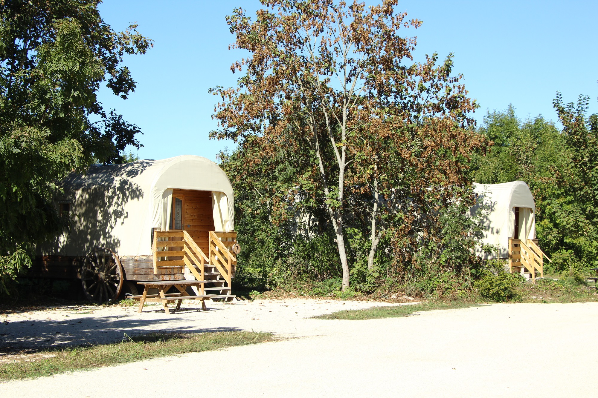 Roulotte Western City n°2 : une échappée belle en Champagne-Ardenne à Barberey St Sulpice — chambre