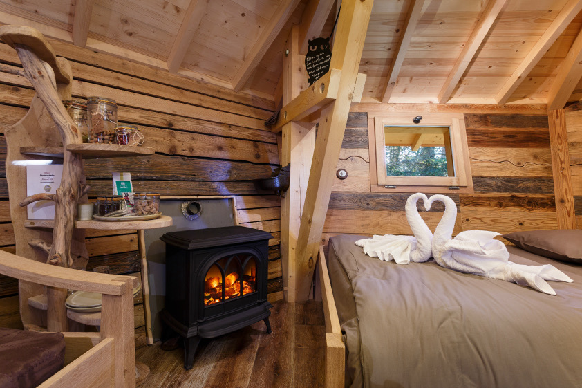 Cabane La Trafolle : une expérience suspendue dans les arbres à Saint Pierre De Chartreuse — cuisine