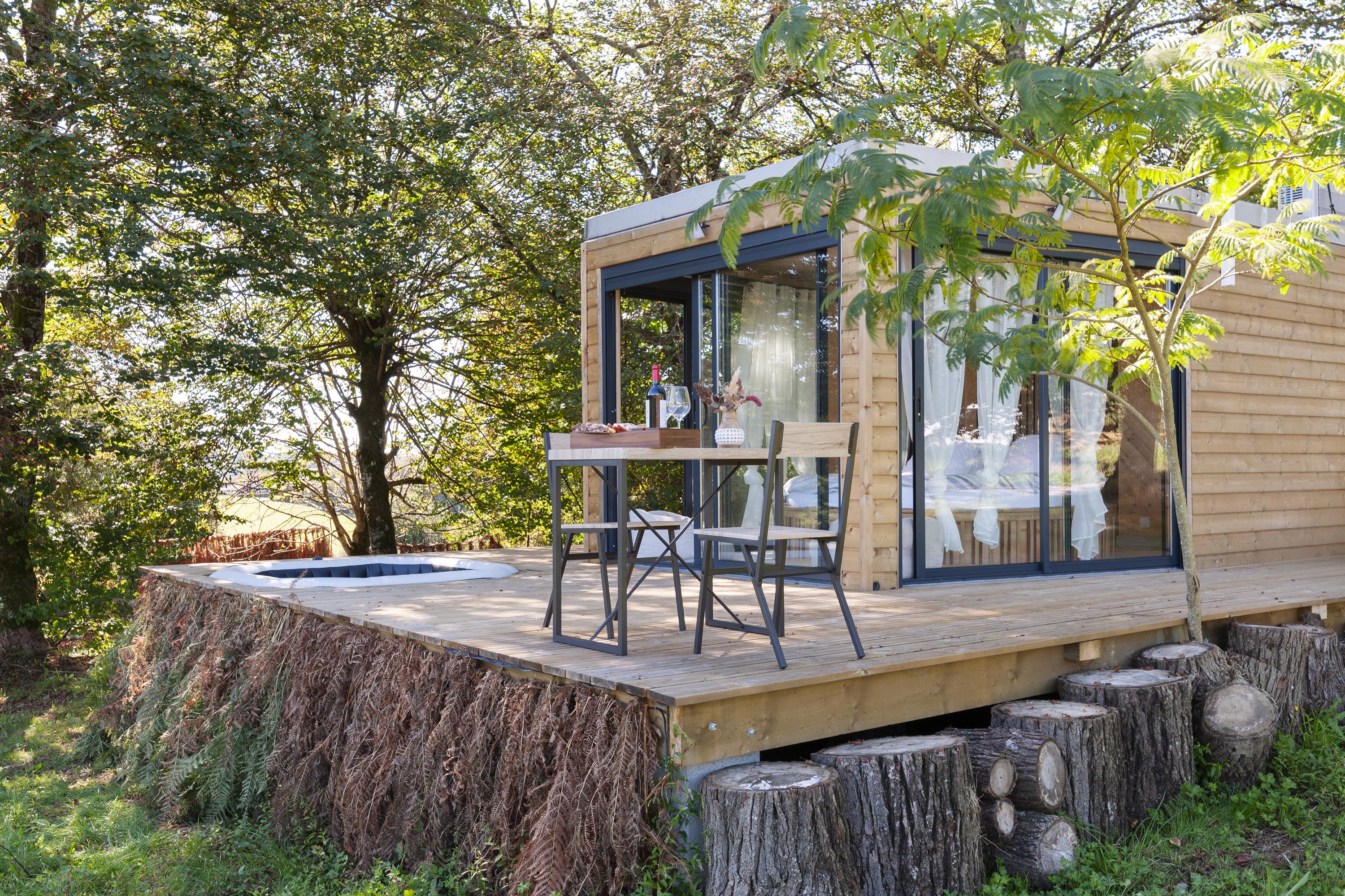 L’hexagone sous les tilleuls — Cabane avec Spa privatif à Landes à Mont-de-Marsan — vue intérieure