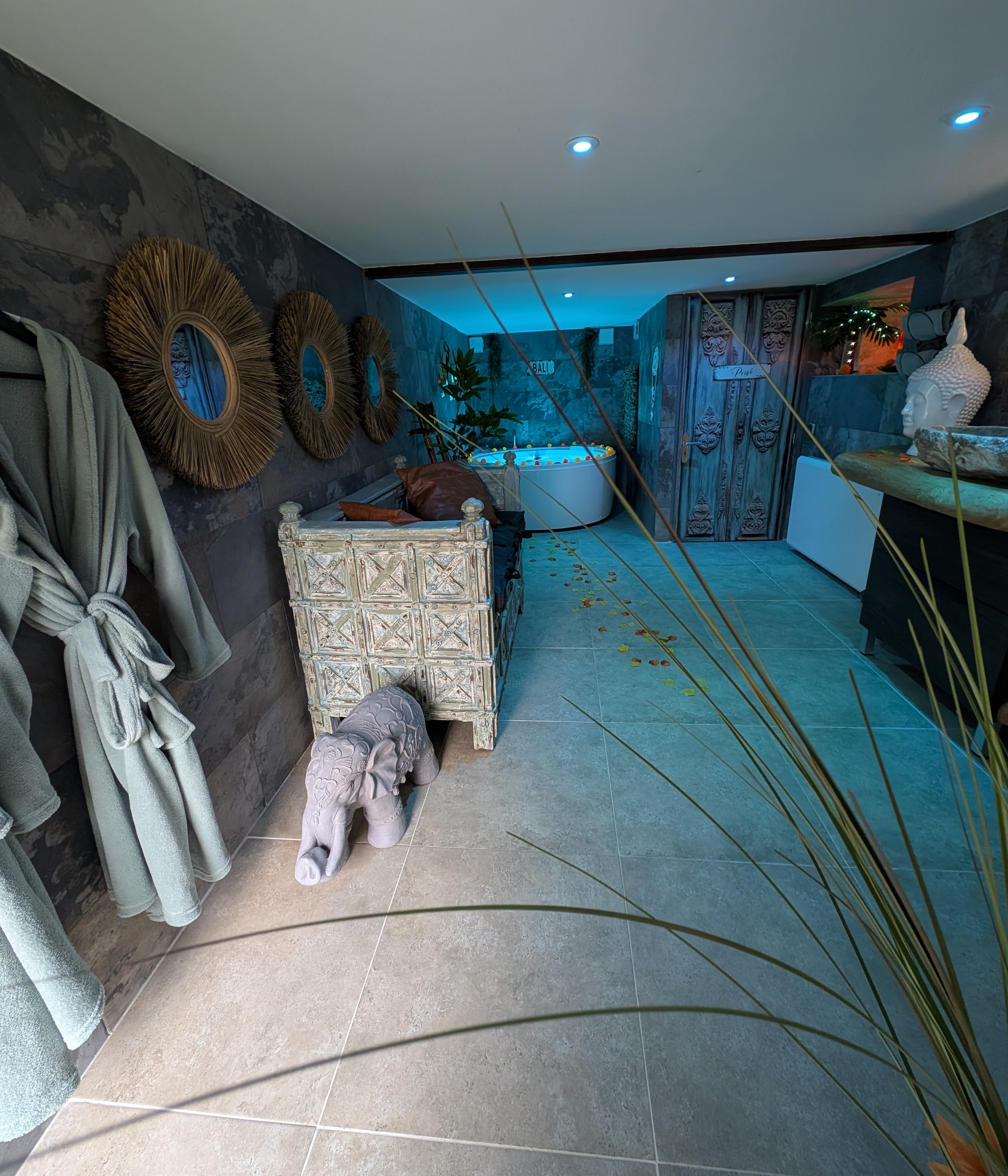 Spassionnement Bali — Maison insolite avec spa à Lot-et-Garonne à Clermont-Dessous — chambre