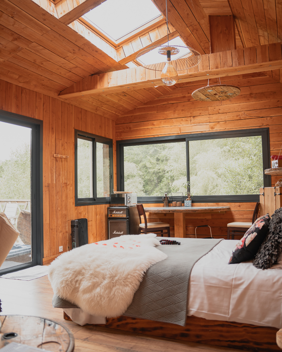 Cabane perchée & Spa — Nuit romantique en Bretagne à Quimper — vue depuis la terrasse