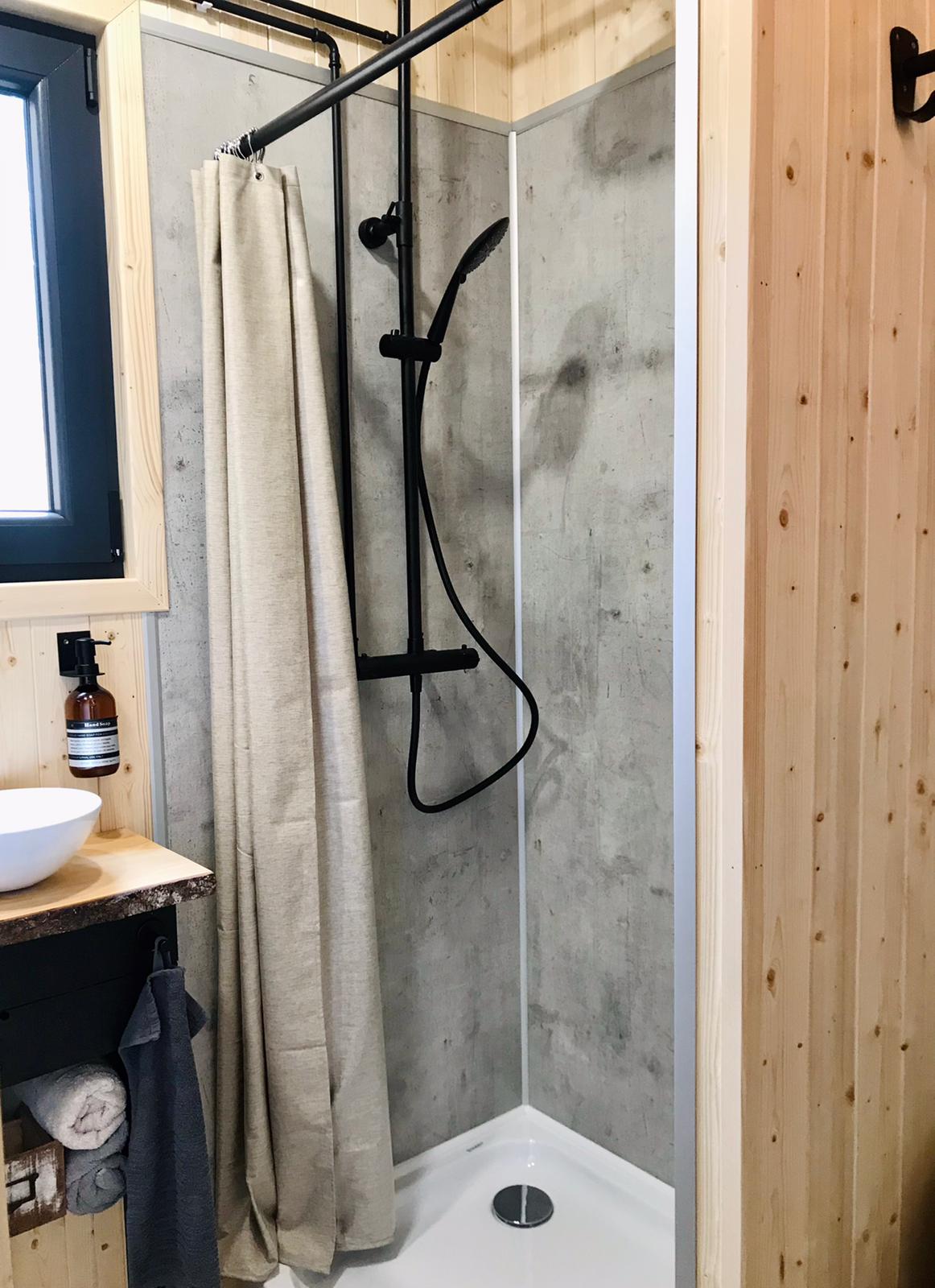 Tiny house moderne au cœur du Morvan à Bussières — environnement naturel