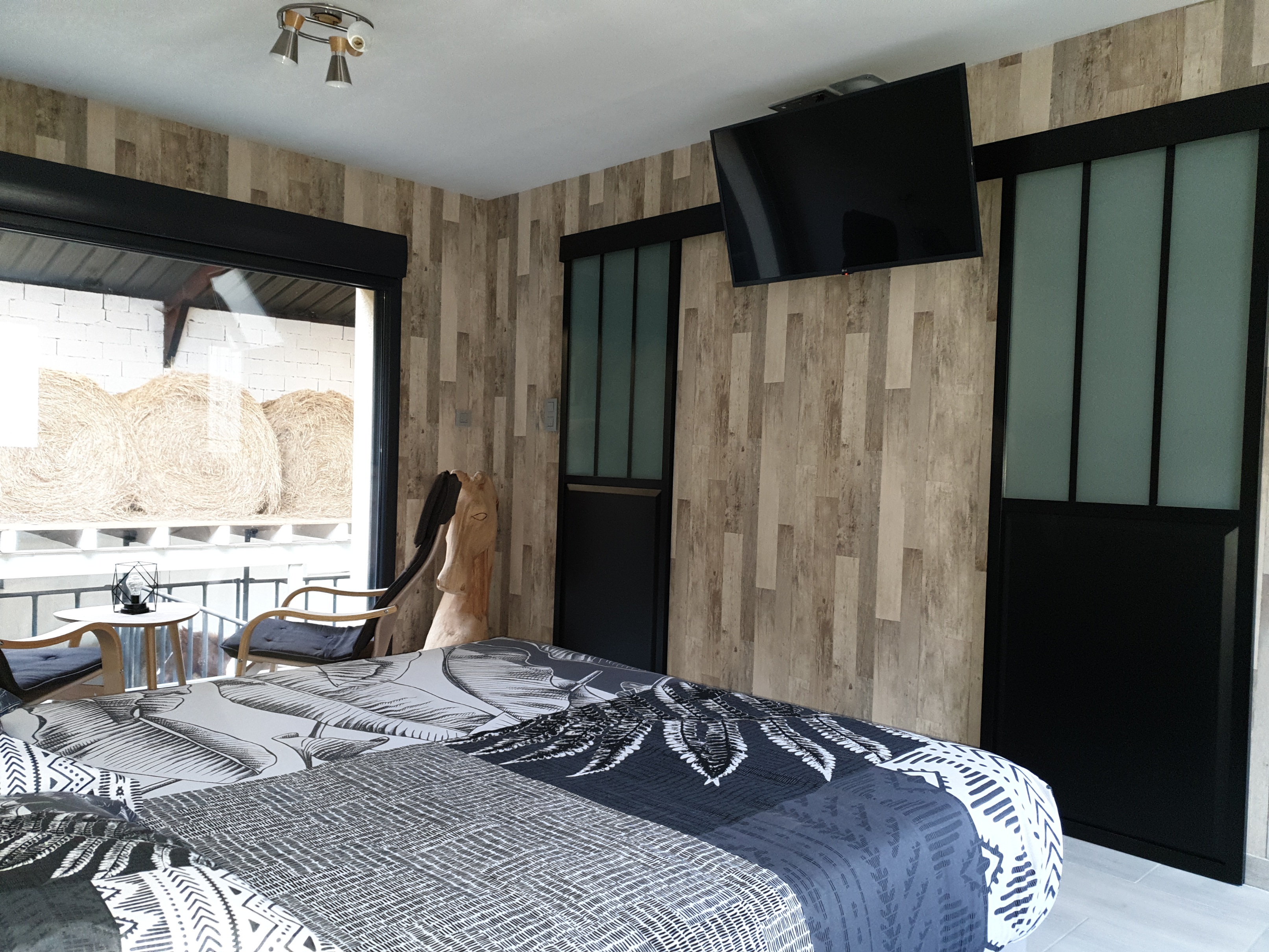 Chambre 4 — Séjour avec vue panoramique à Équi-lodges Vosges à Épinal — chambre