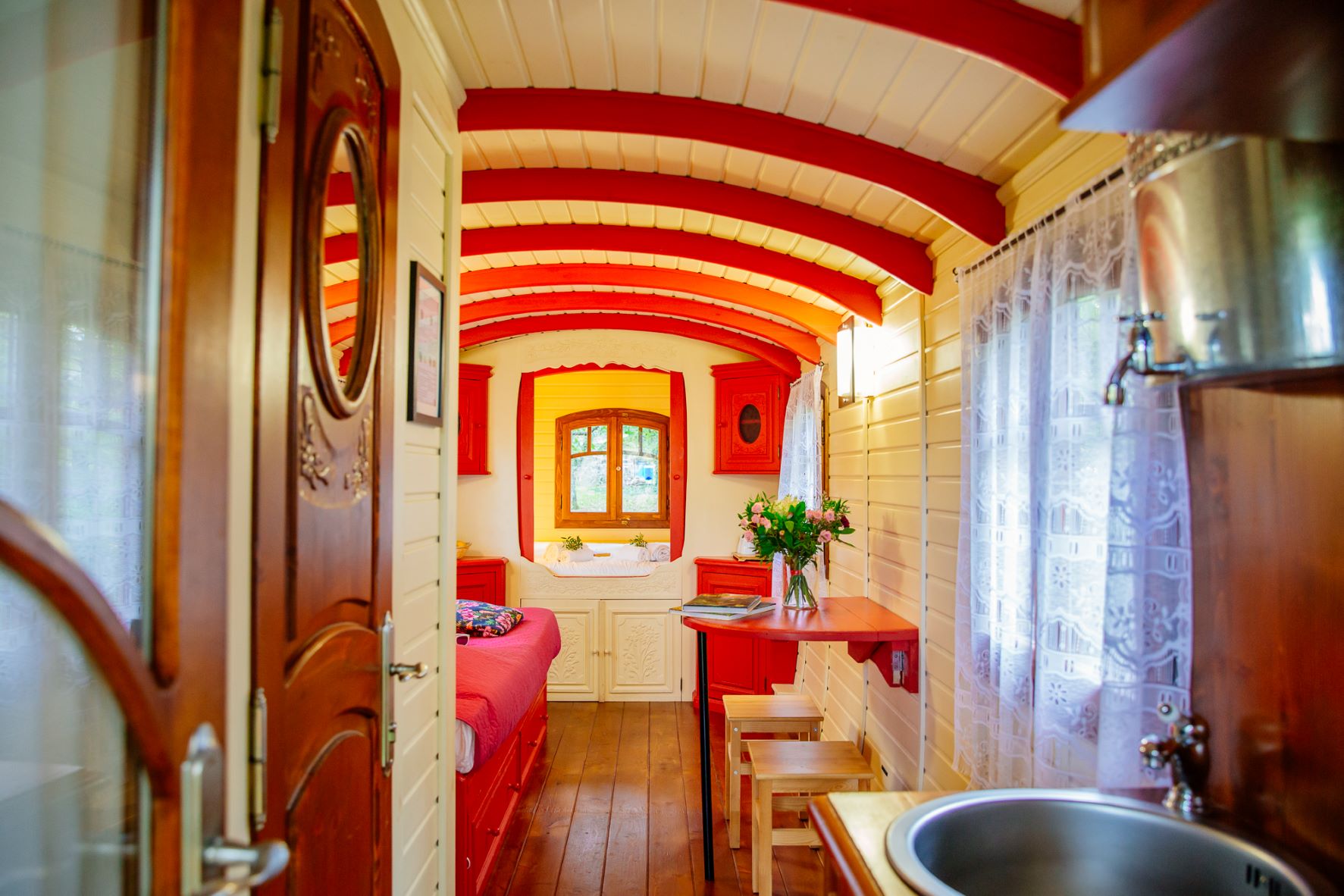 Roulotte Tzigane — Séjour bohème avec spa à La Teste-de-Buch (Gironde) à Le Nizan — environnement naturel