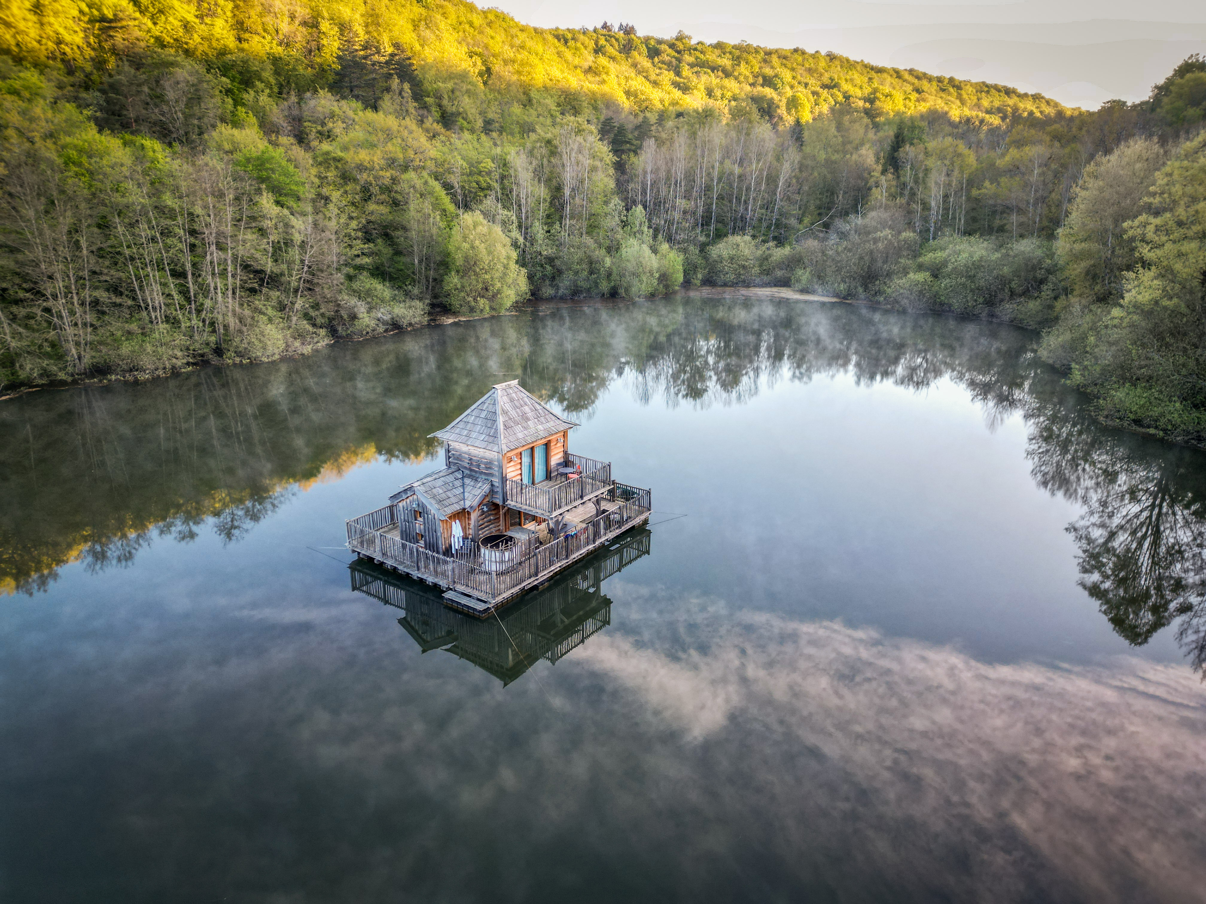 Cabane flottante Spa - Martin pêcheur — Séjour relaxant à La Combe Rossignol en Côte-d'Or