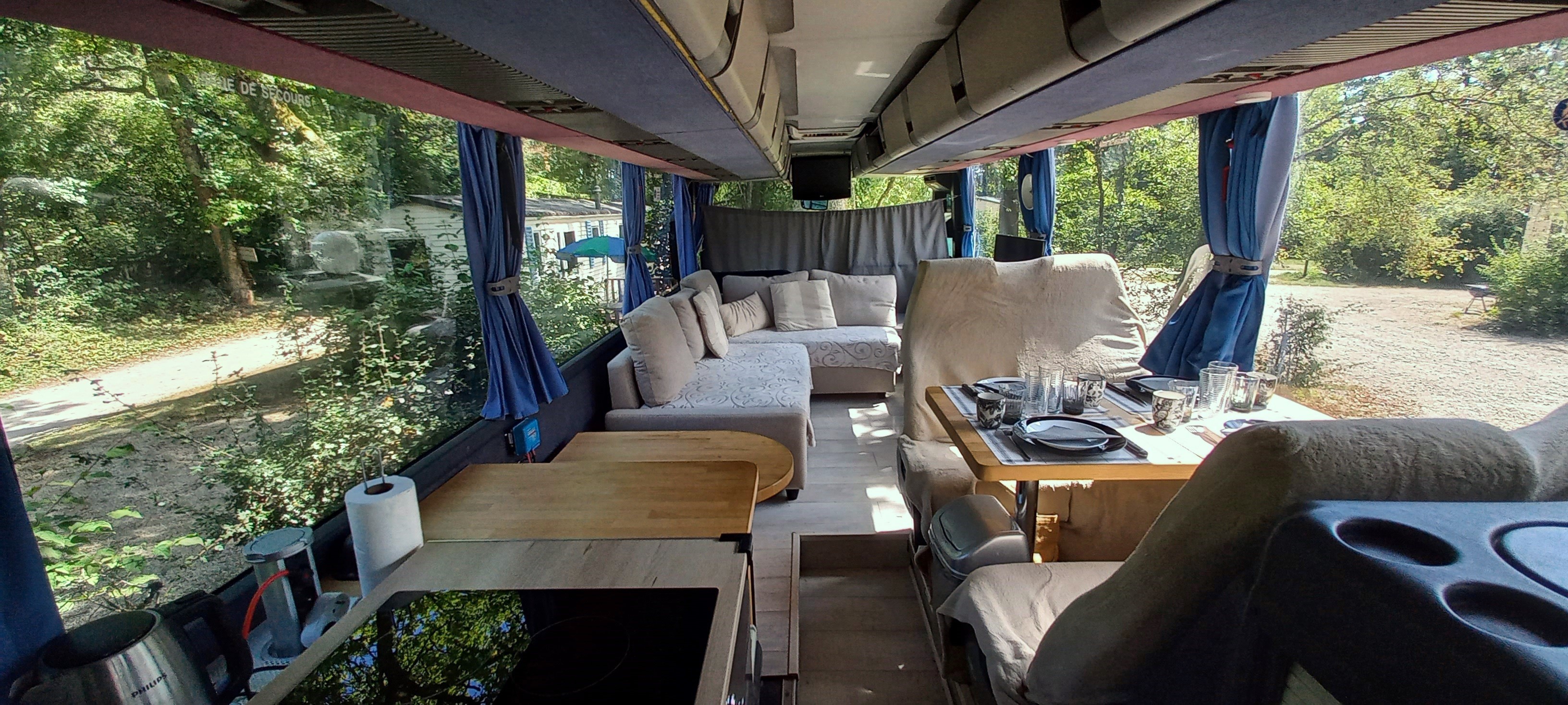 BUS Iliade — Nuit originale avec spa à Haute-Marne