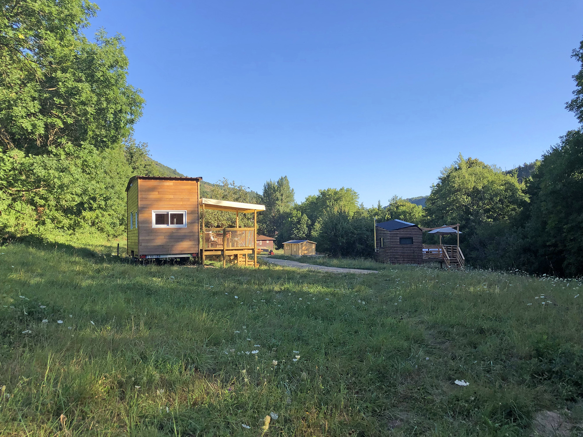 Tiny house Ecureuil — Séjour nature avec spa à Gard à Saint-Jean-du-Gard — salle de bain