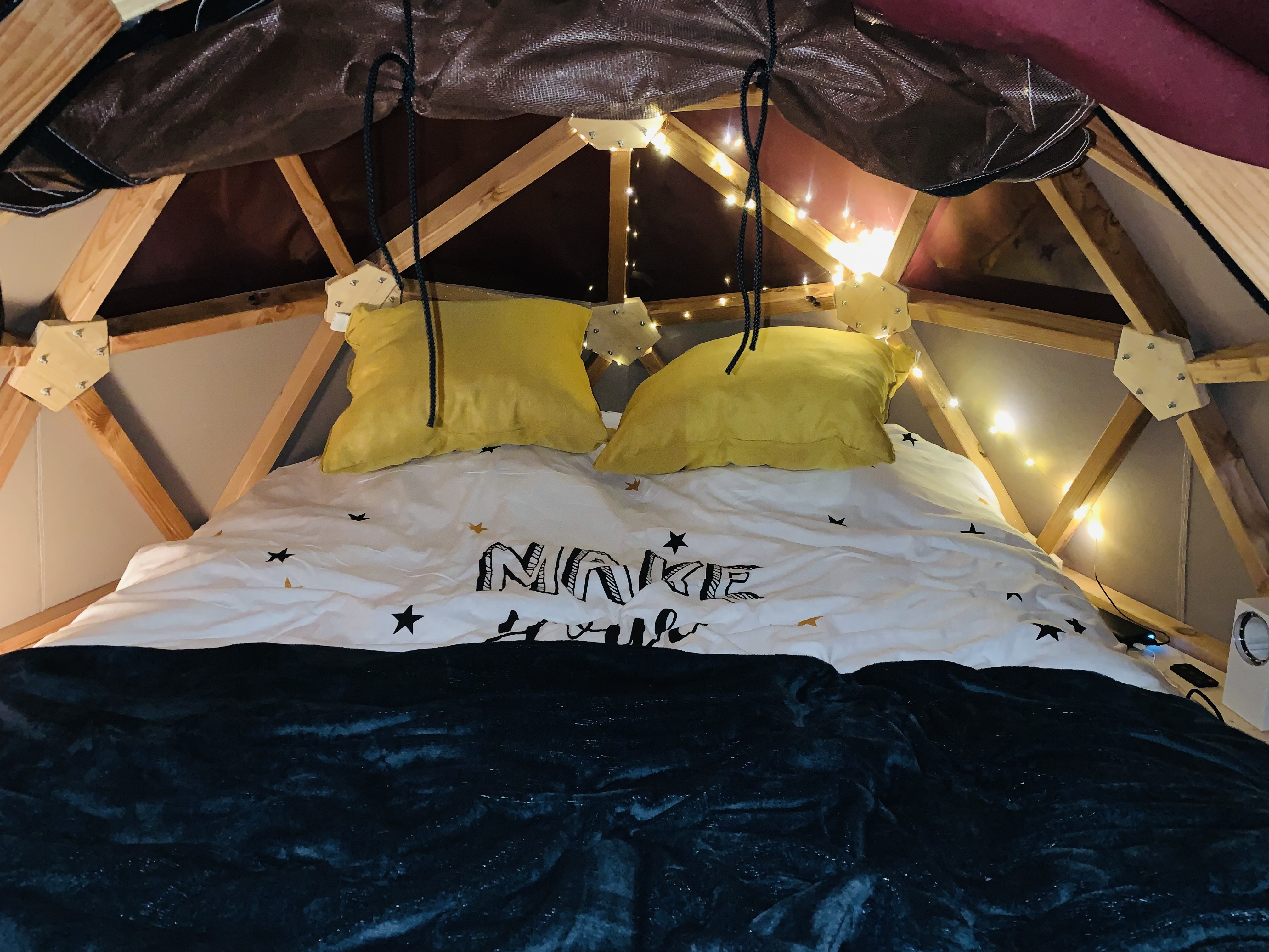 Un cocon étoilé en Bourgogne pour une escapade romantique à Messey-Sur-Grosne — vue intérieure