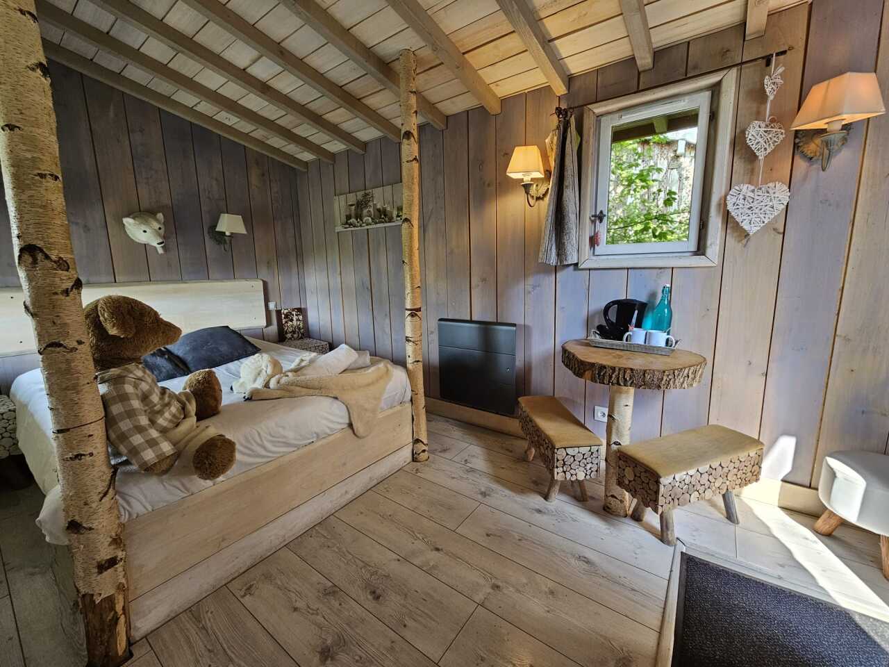 L'Ourson Blanc : une cabane sur pilotis en Picardie