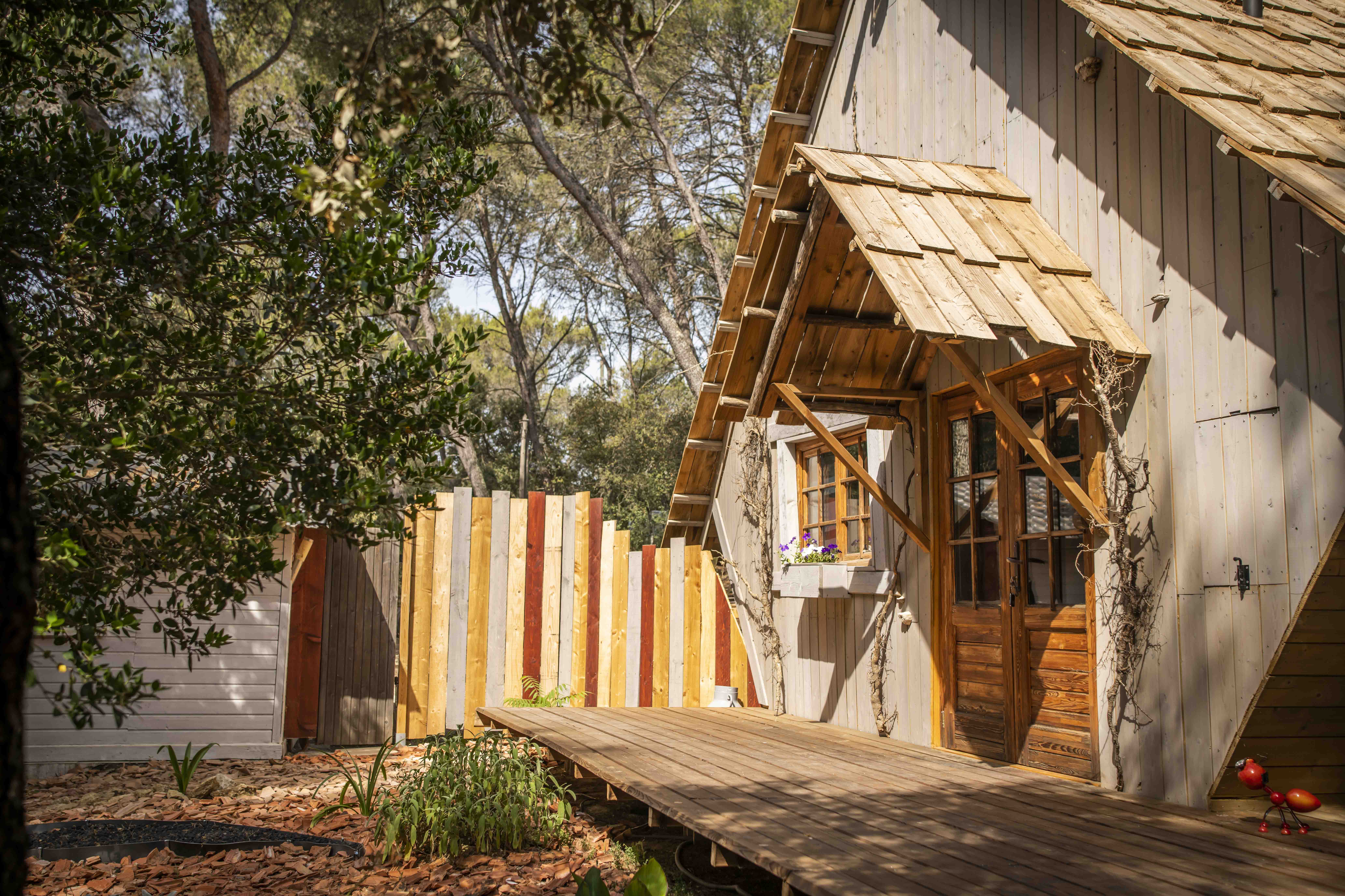 Sortilège & SPA — Cabane avec bain nordique à Bouches-du-Rhône à Marseille — détail architectural