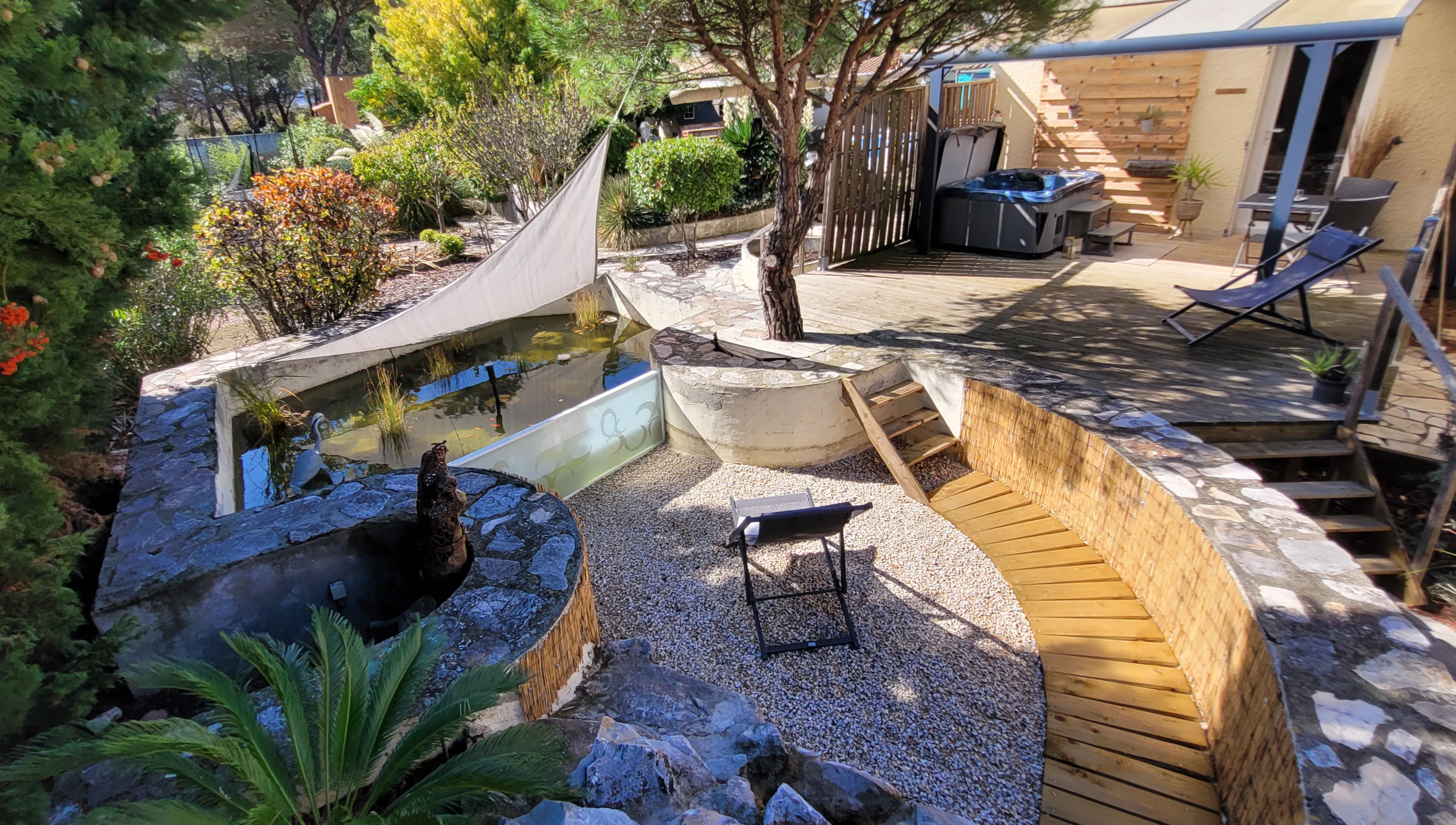 Le Mas Blanc & Spa — Maison insolite avec jacuzzi à Carcassonne à Carcassonne — vue intérieure