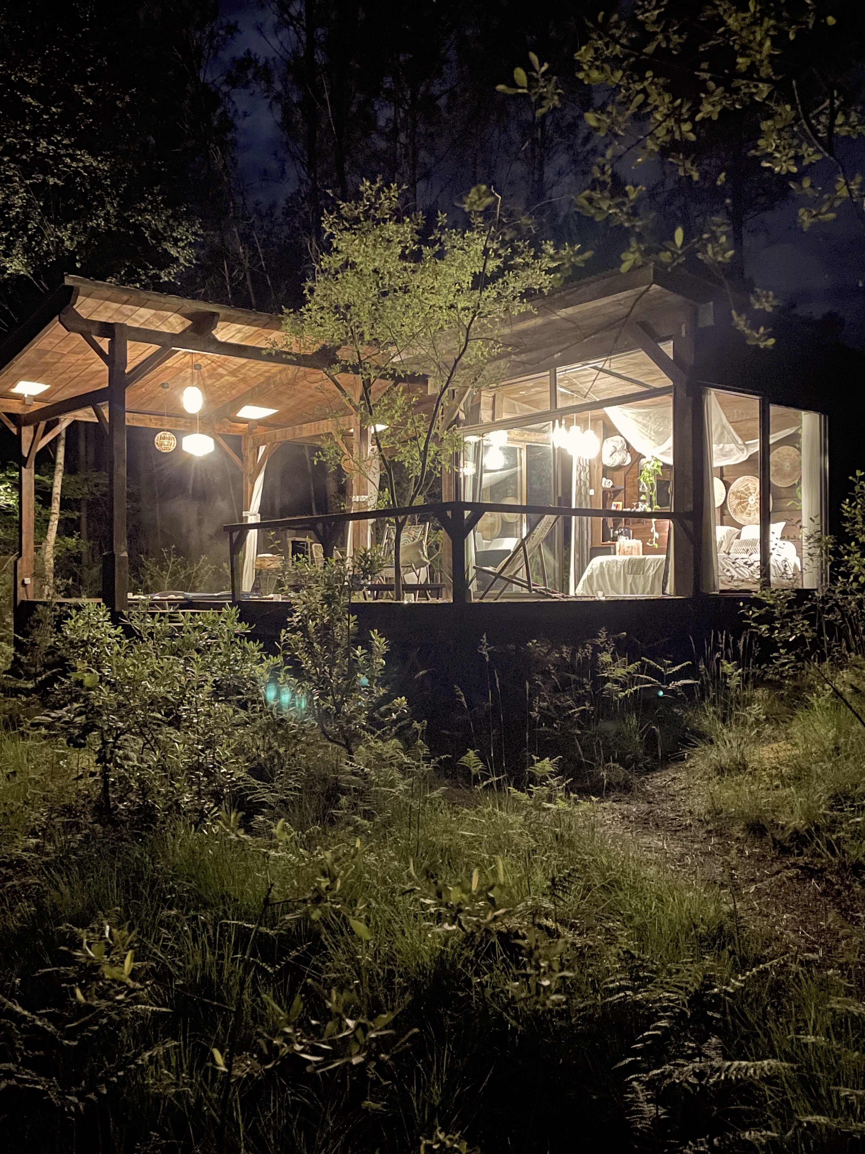 La Cabane O2 et son Spa privatif — Cabane avec vue panoramique à Gironde à Gironde-sur-Dropt — salle de bain