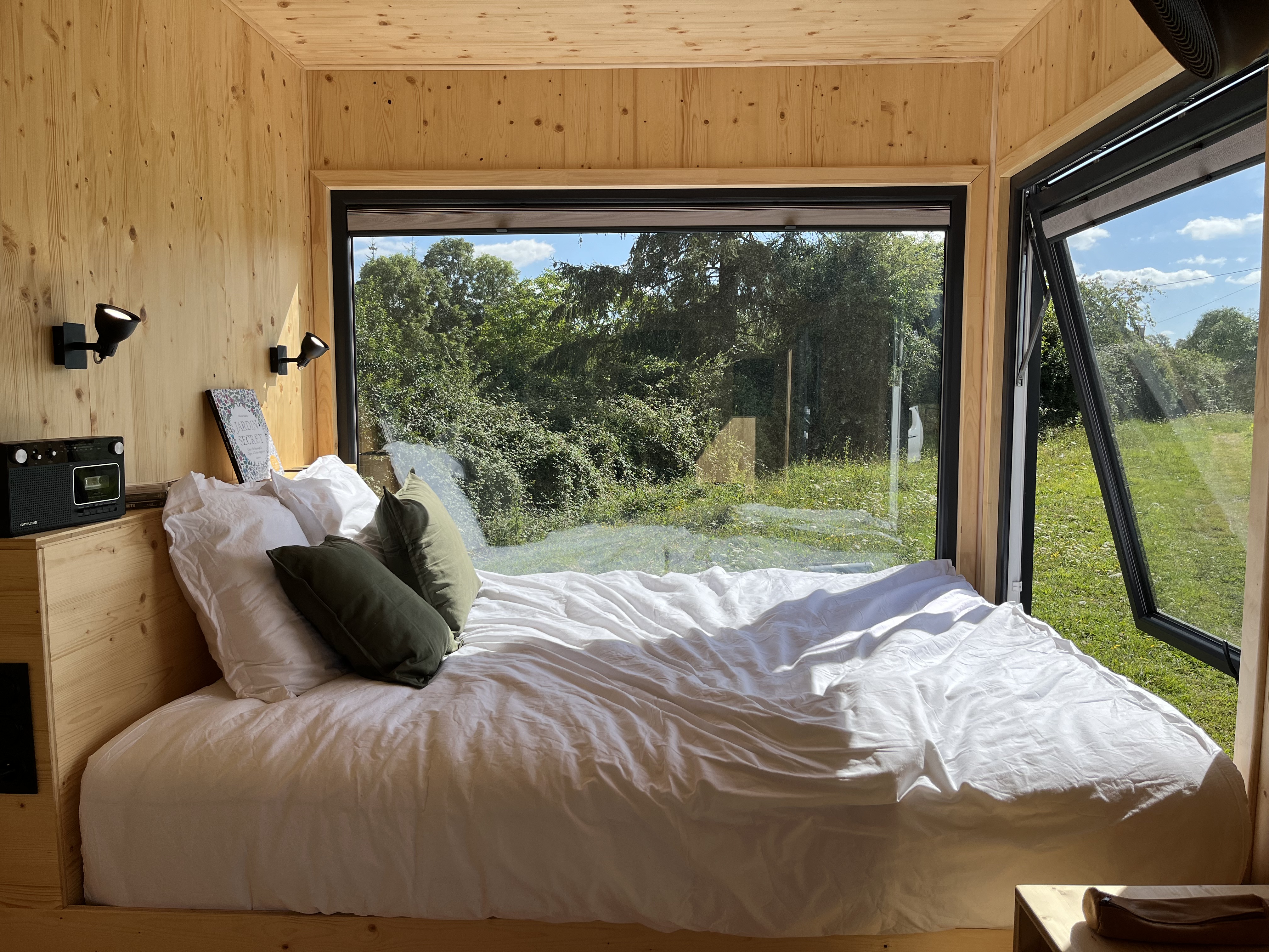 Une escapade enchantée dans une Tiny House au cœur du Perche normand à Bretoncelles — environnement naturel
