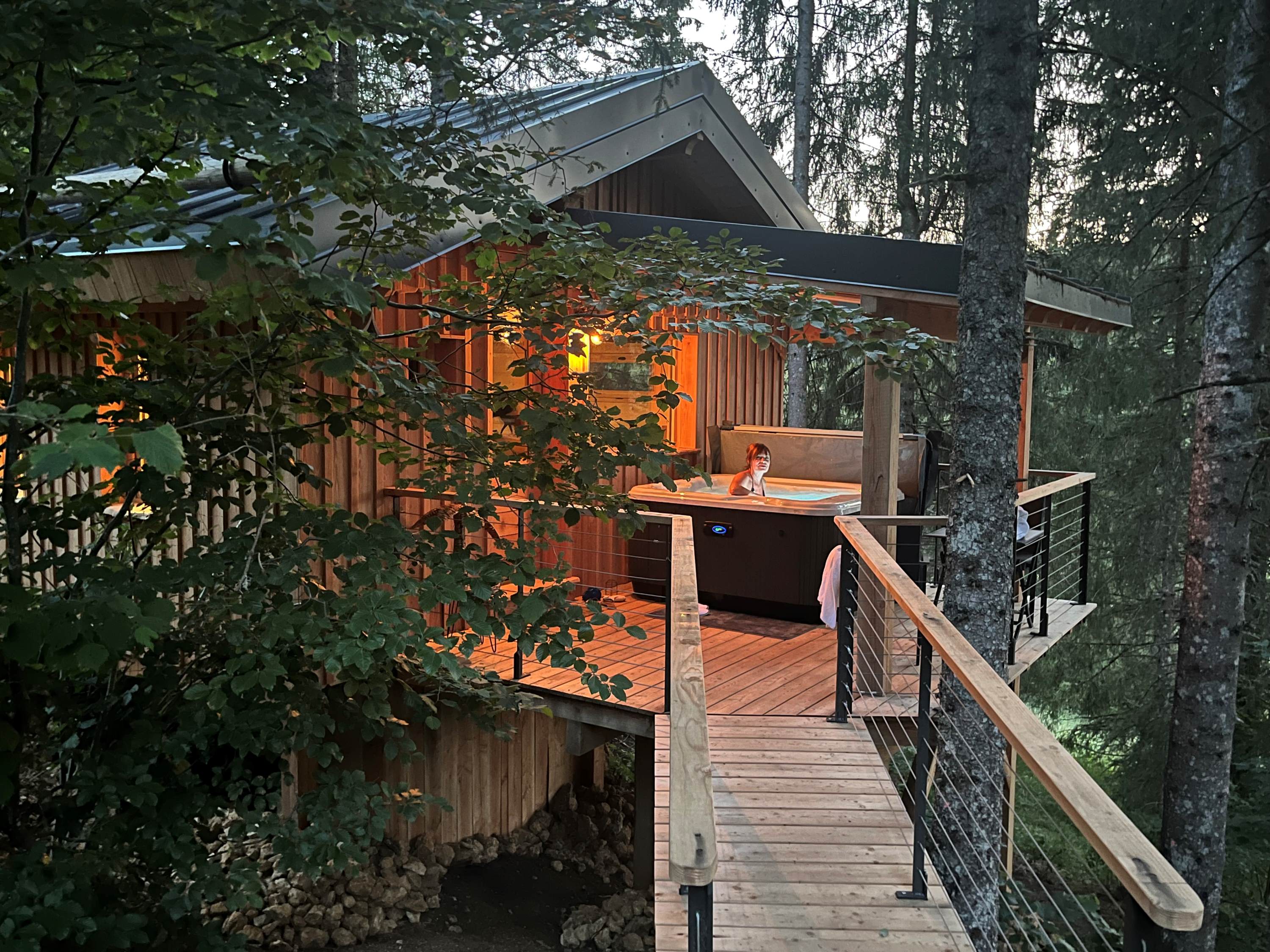 Cabane La Bois du Four : une évasion sensorielle en Franche-Comté à Petite Chaux — vue intérieure