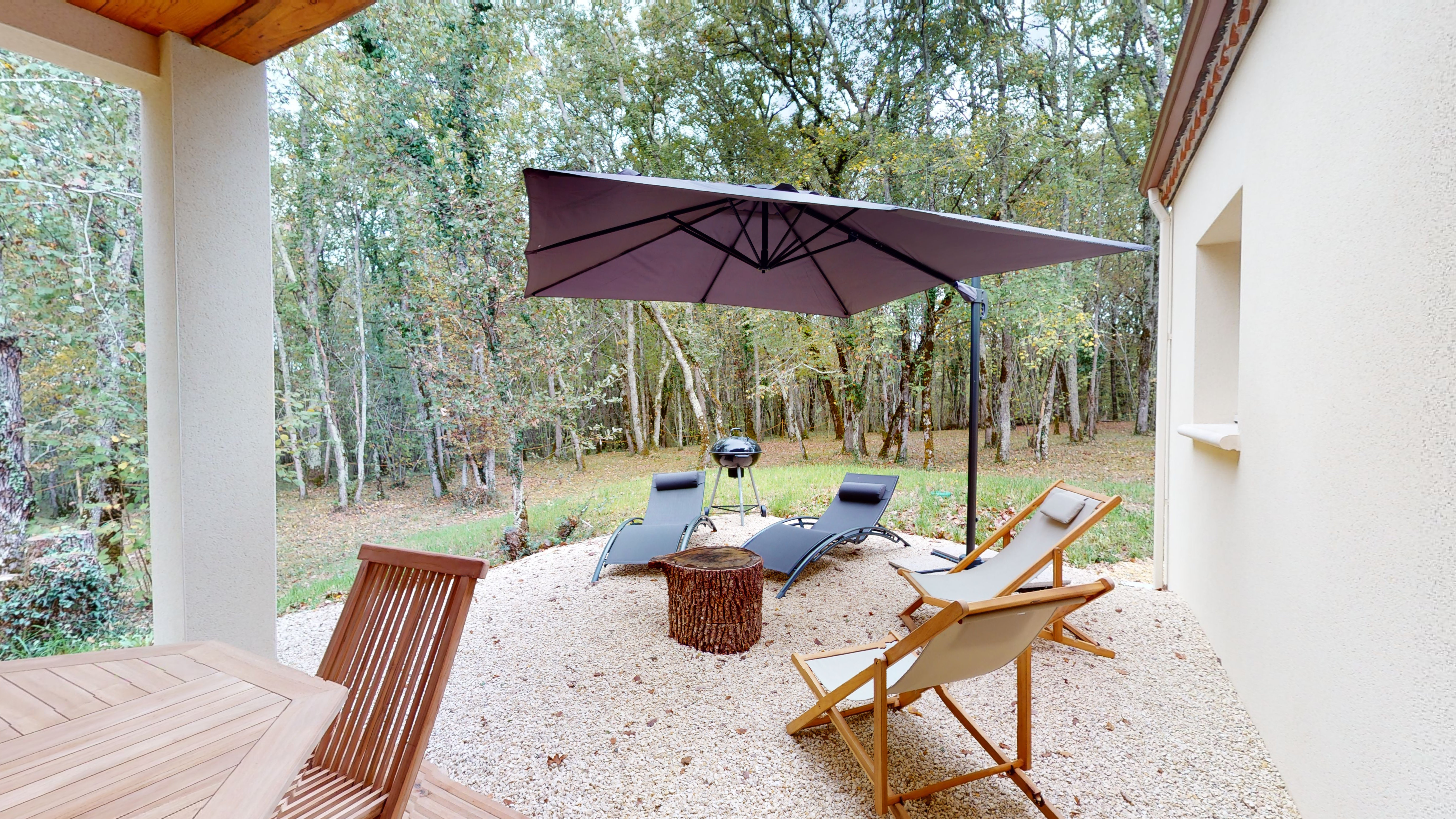 Gîte Nature & Spa privatif — Maison insolite avec spa à Dordogne à Siorac-en-Périgord — détail architectural