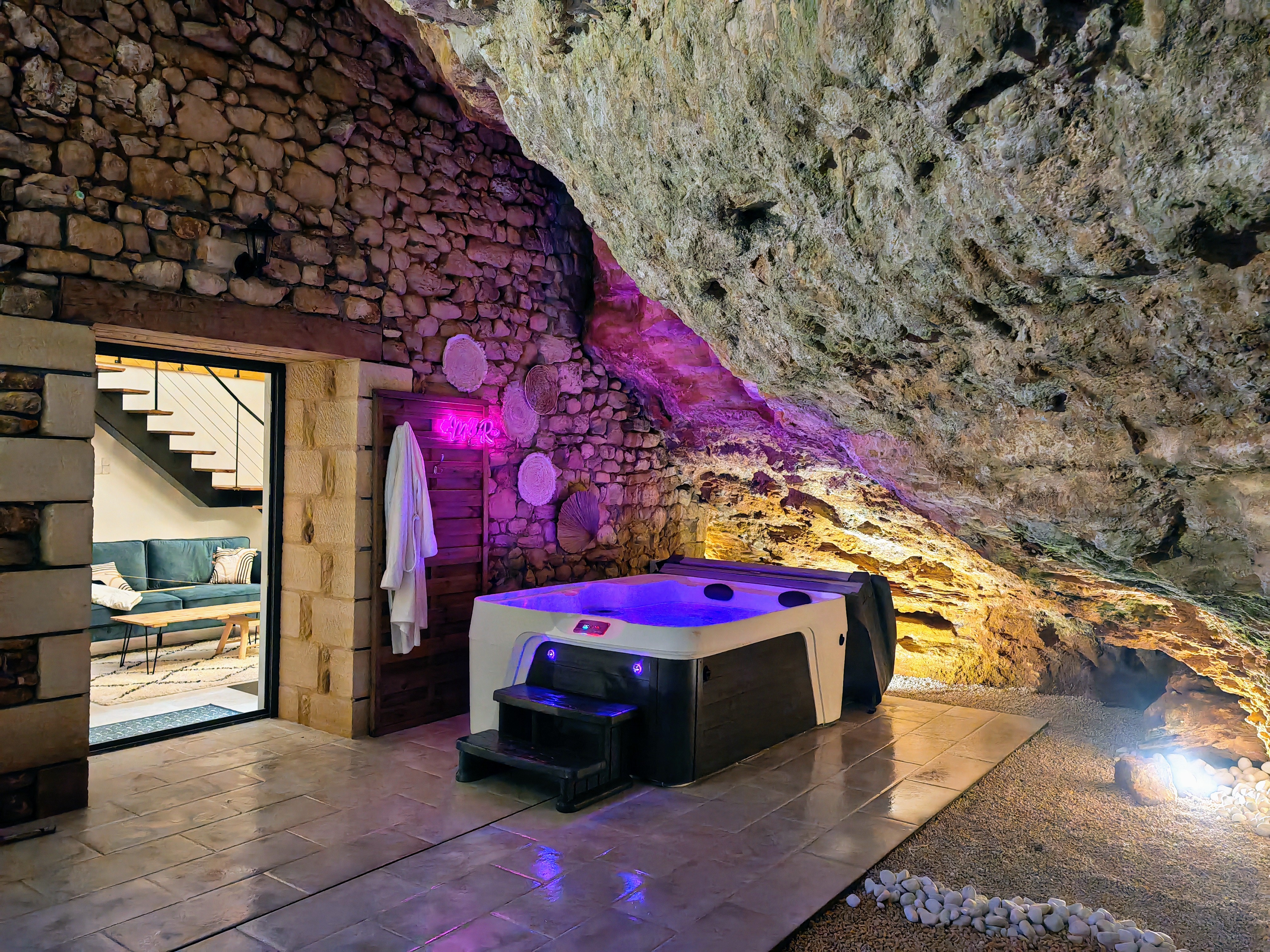 Milharoc — Maison troglodyte avec spa à Milhac (Lot) à Milhac — vue intérieure