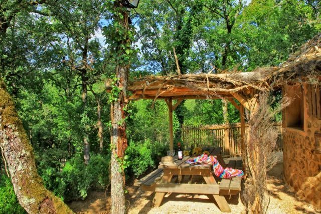 La Bela Sorga — Cabane à 6 mètres de hauteur en Dordogne à Saint Amand De Coly — chambre