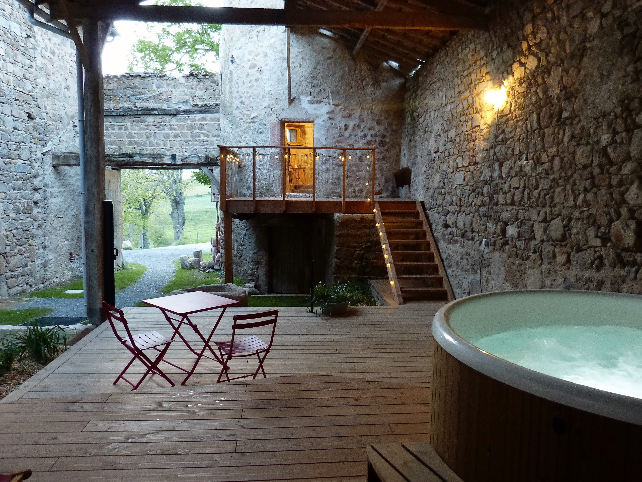 La Tour du Canet & Spa : une escapade romantique au cœur des Alpes à Longessaigne — cuisine