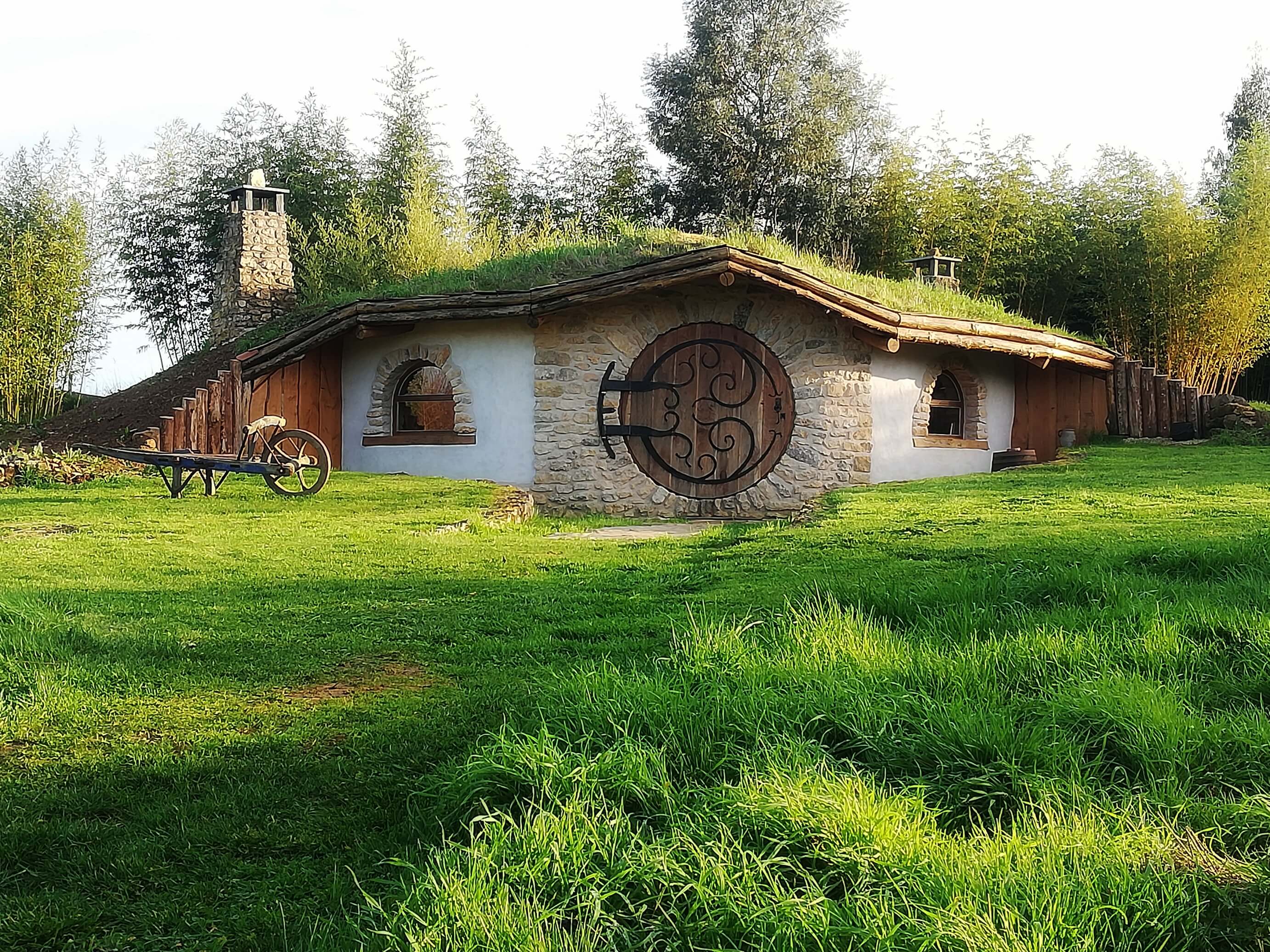 Le refuge des Hobbits — Maison insolite avec spa à La Roche-Posay