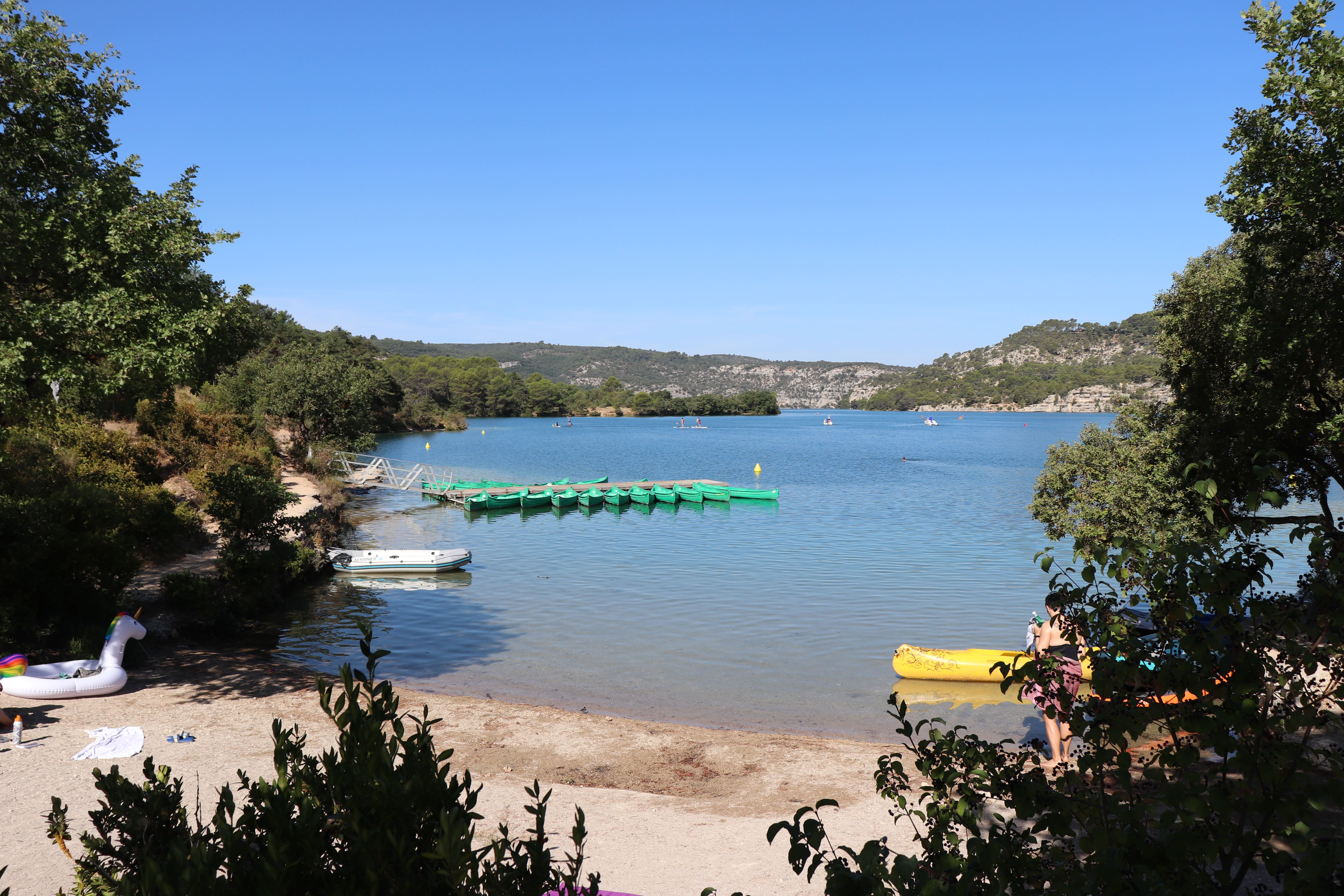 Tente Lodge Cabanon Safari : un glamping enchanteur en Provence à Esparron De Verdon — vue depuis la terrasse