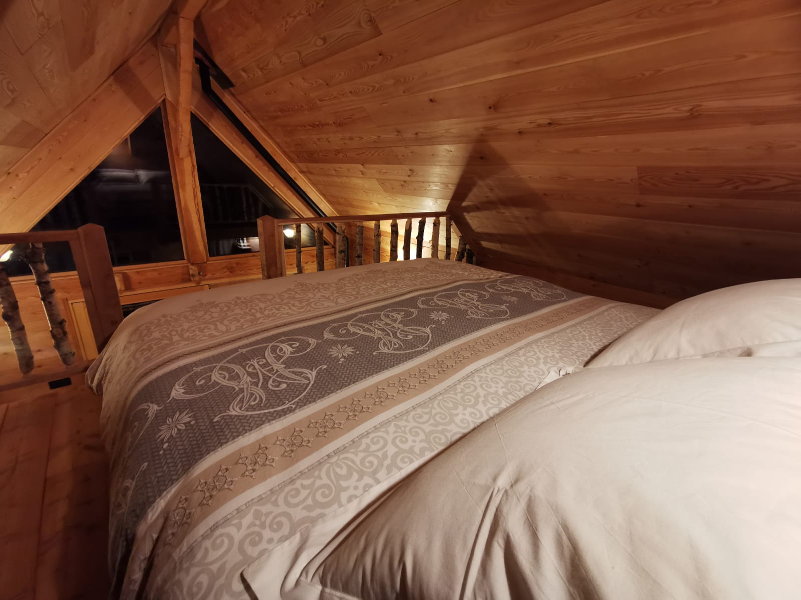 Cabane Le Jas du chamois : une échappée belle sur pilotis à Le Lauzet Ubaye — vue depuis la terrasse